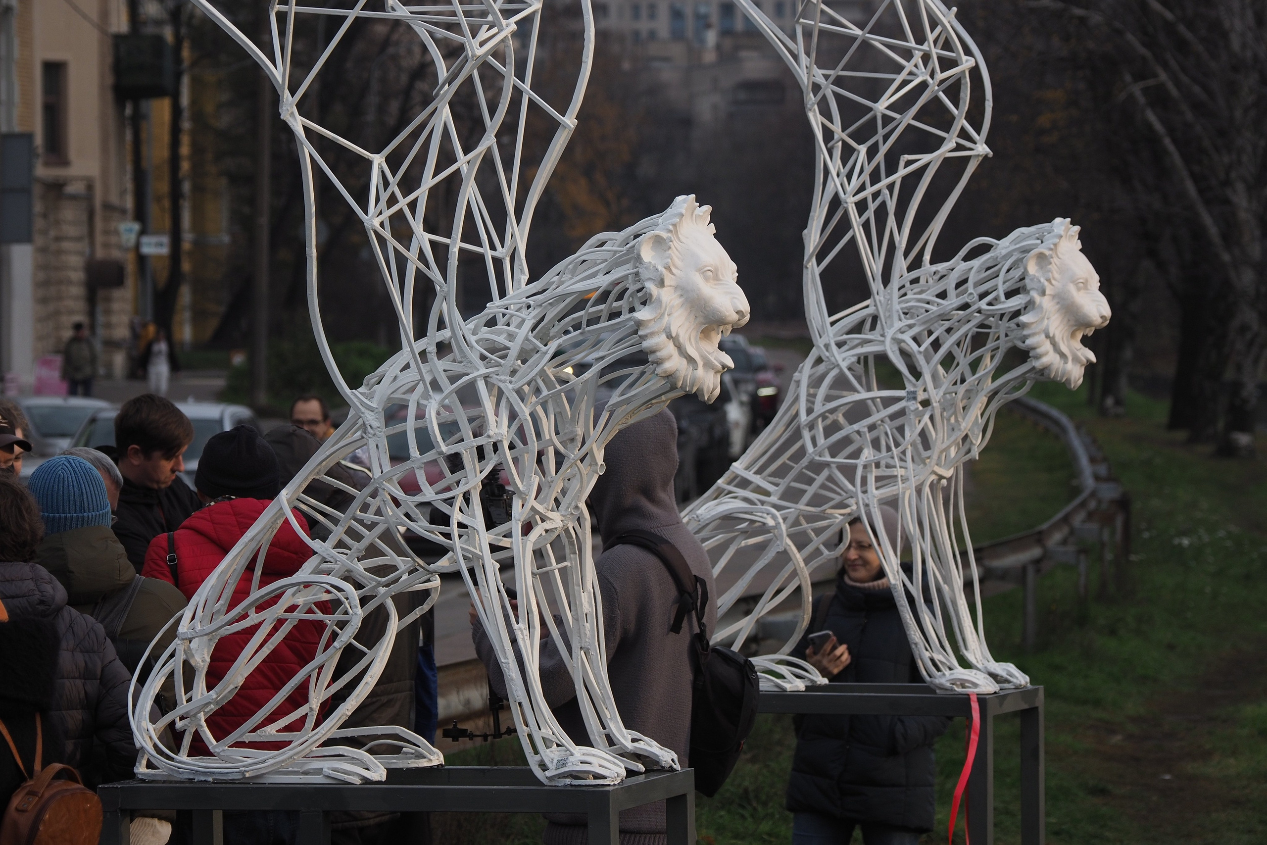 Чернореченские львы / СПб/ул.Торжковская 1/2021. Художник — скульптор Антонина Фатхуллина