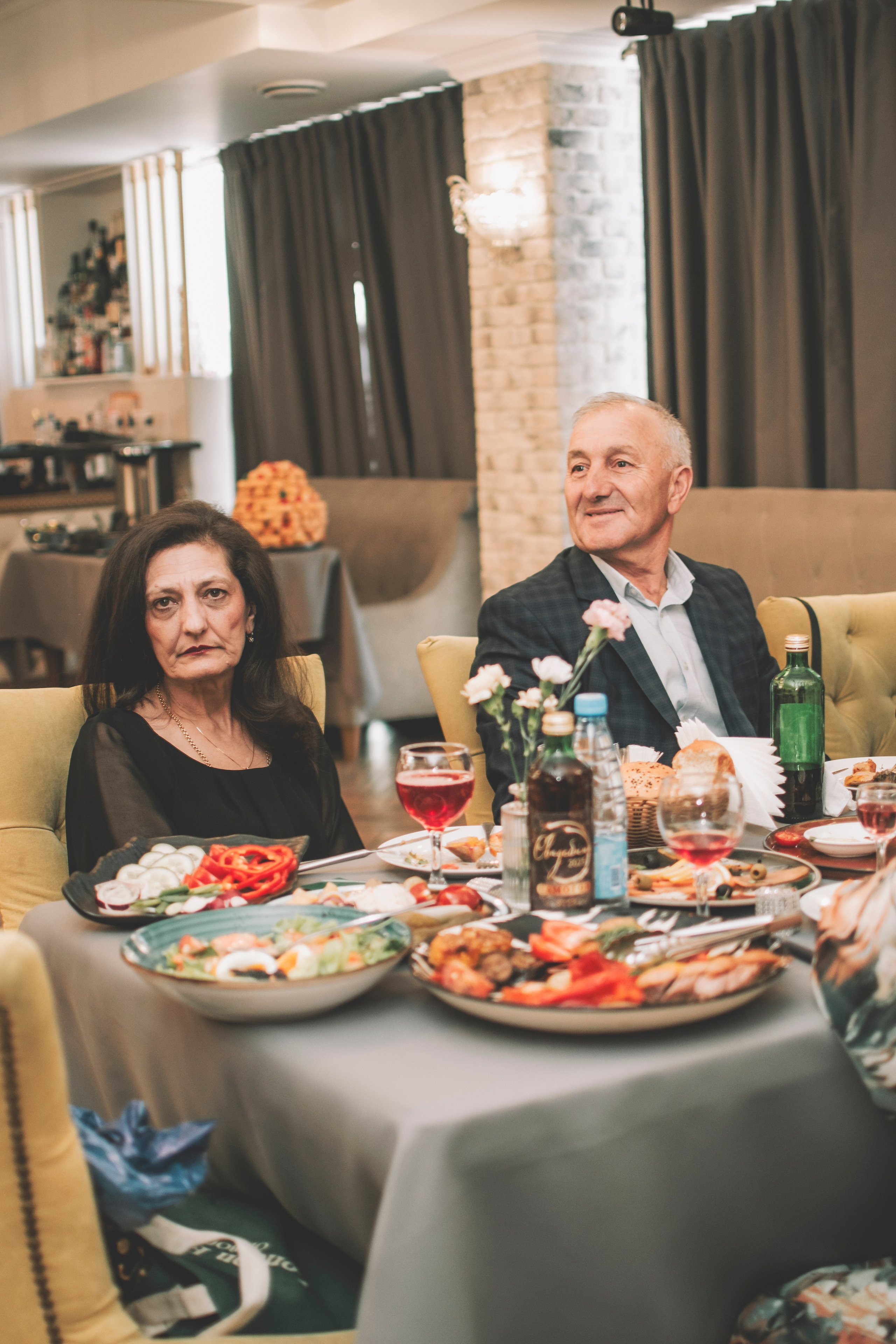 26.04.2025 (Фотосессия, роспись в Онии + фото с банкета). Семейный и свадебный фотограф Губкинский и Ставрополь