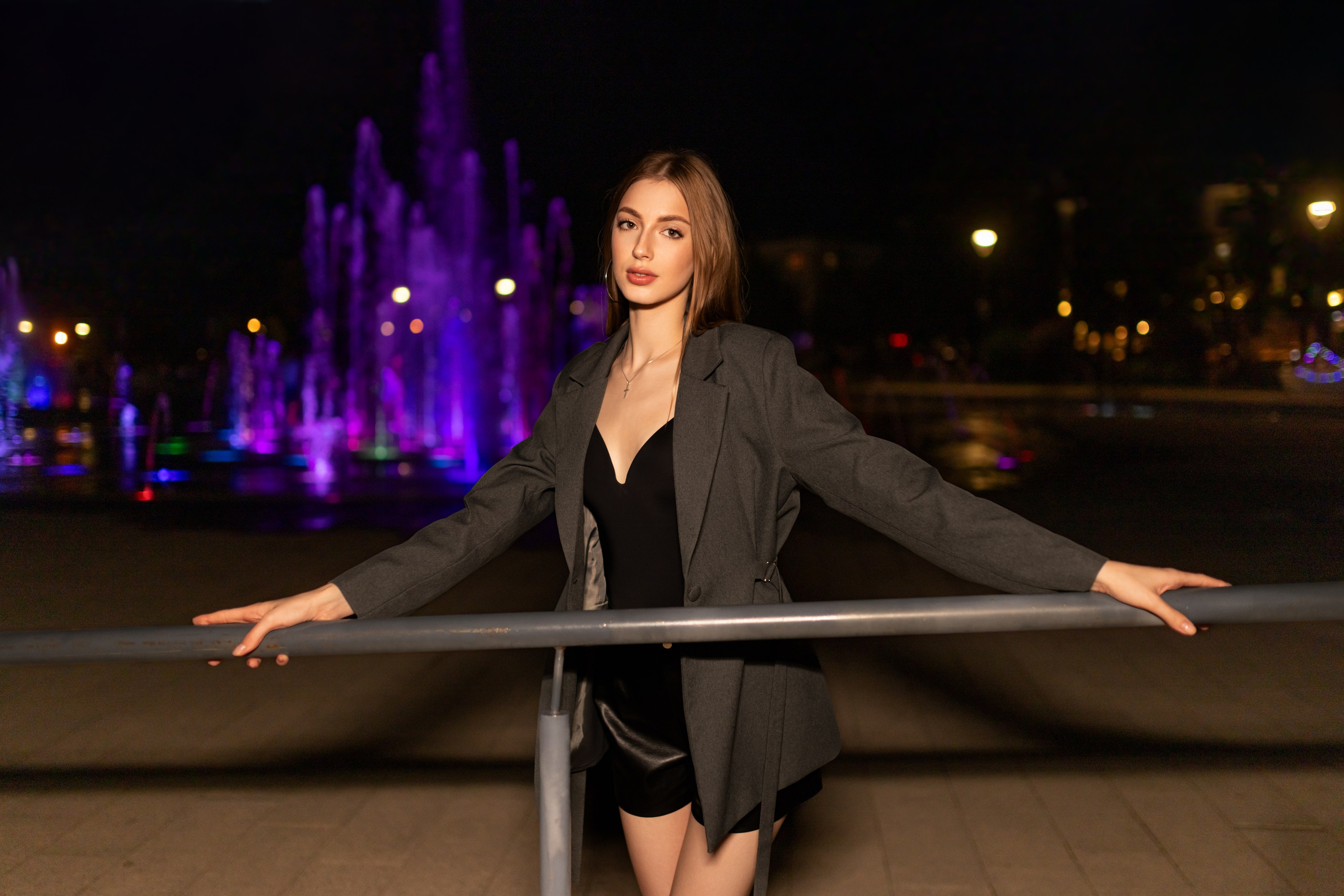 Ночная съемка с Ксенией на улицах Воронежа в формате для «себя». Дмитрий Шульгин, портретный фотограф в Воронеже