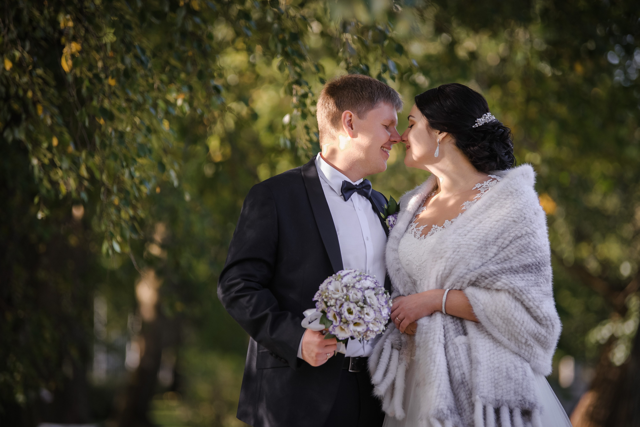 Фотосессия в парке в Пушкине на свадьбе.