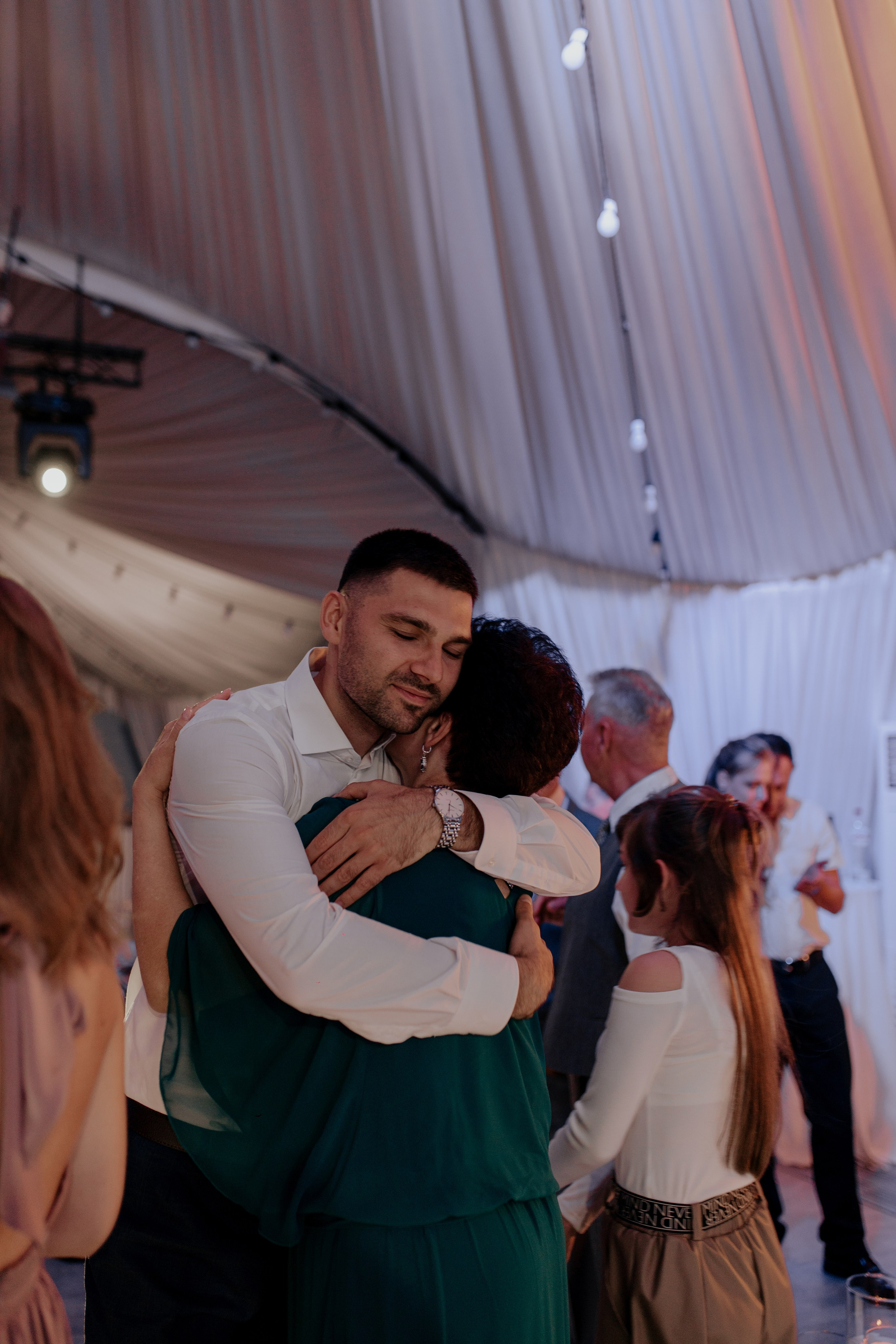 В объятиях. Фотограф в Санкт-Петербурге Лиза Семченкова