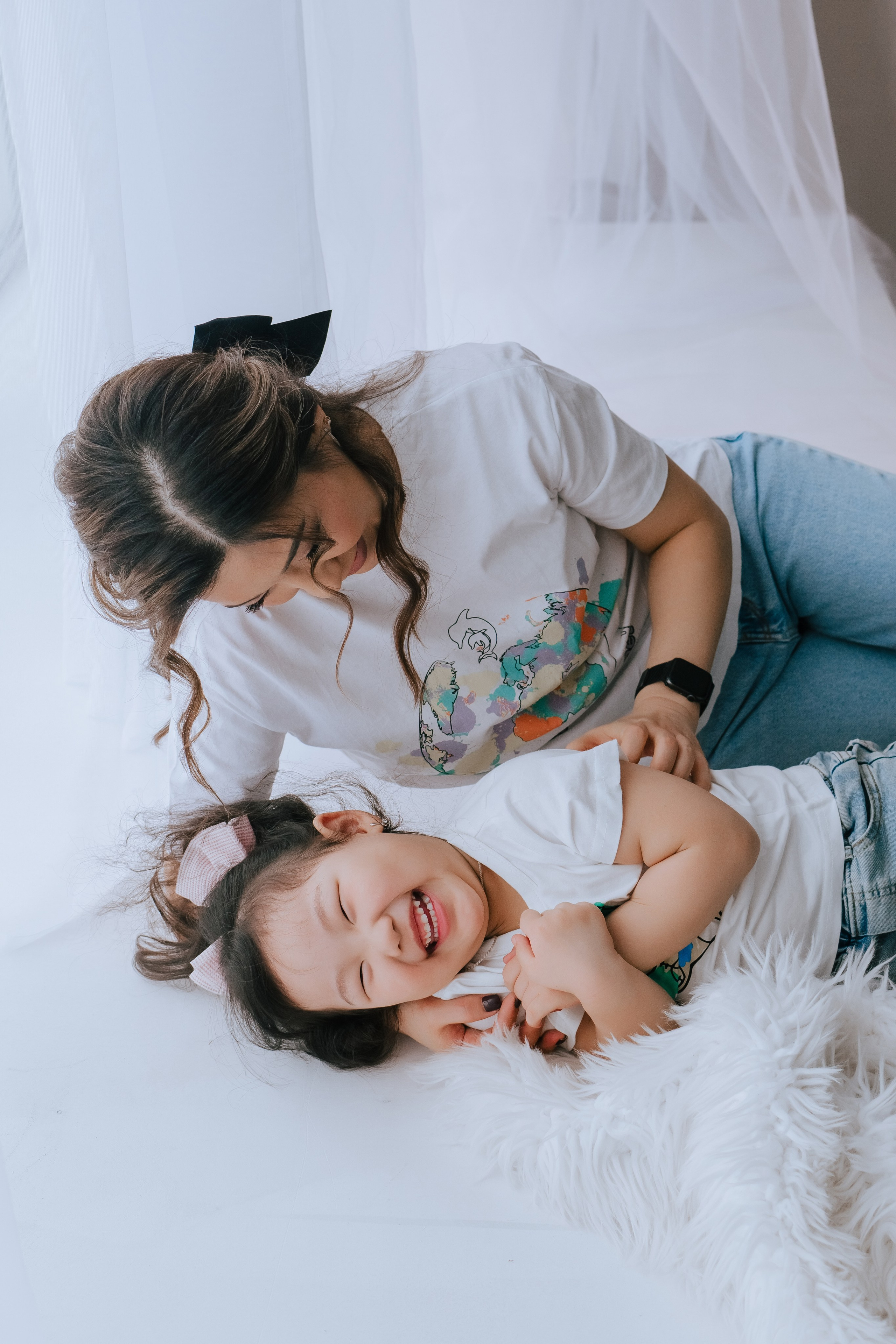 Ира и Аня. Фотограф Ярмишко Дарья. Выпускные фотокниги