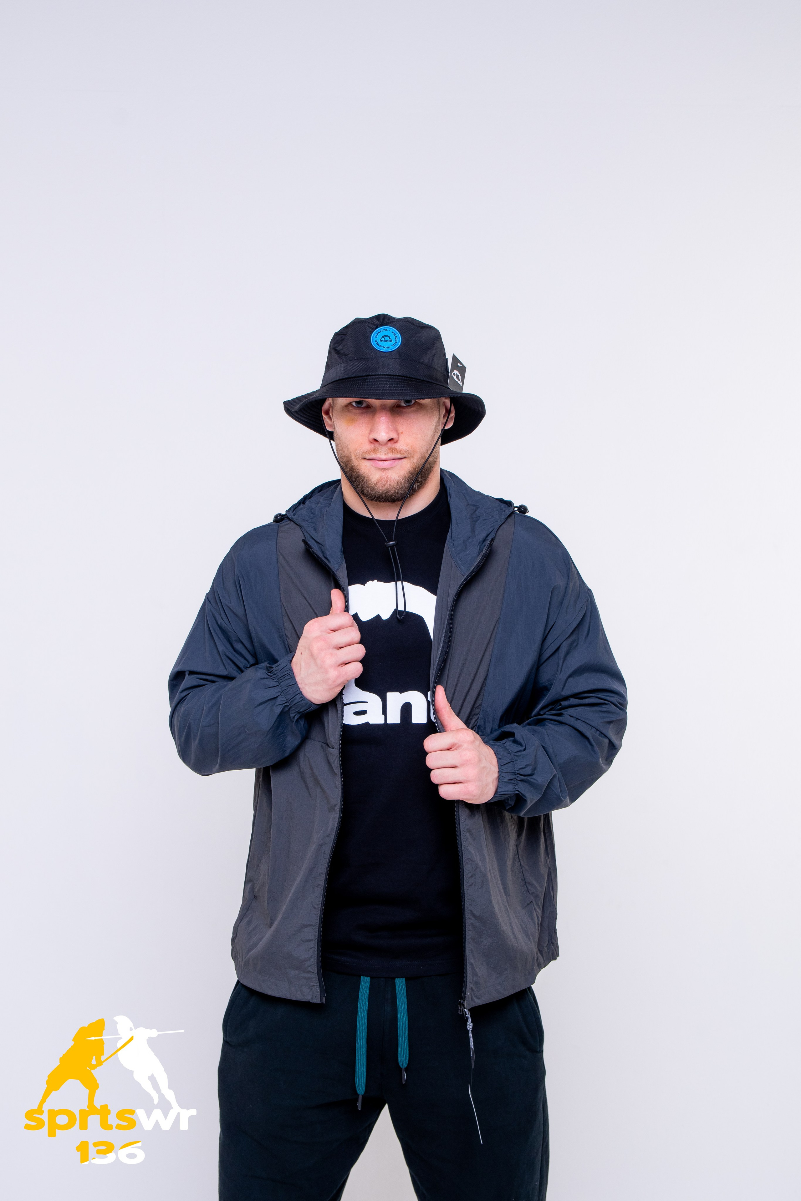 Одежда для мужчин. Профессиональная фотостудия в Санкт-Петербурге «Точка»