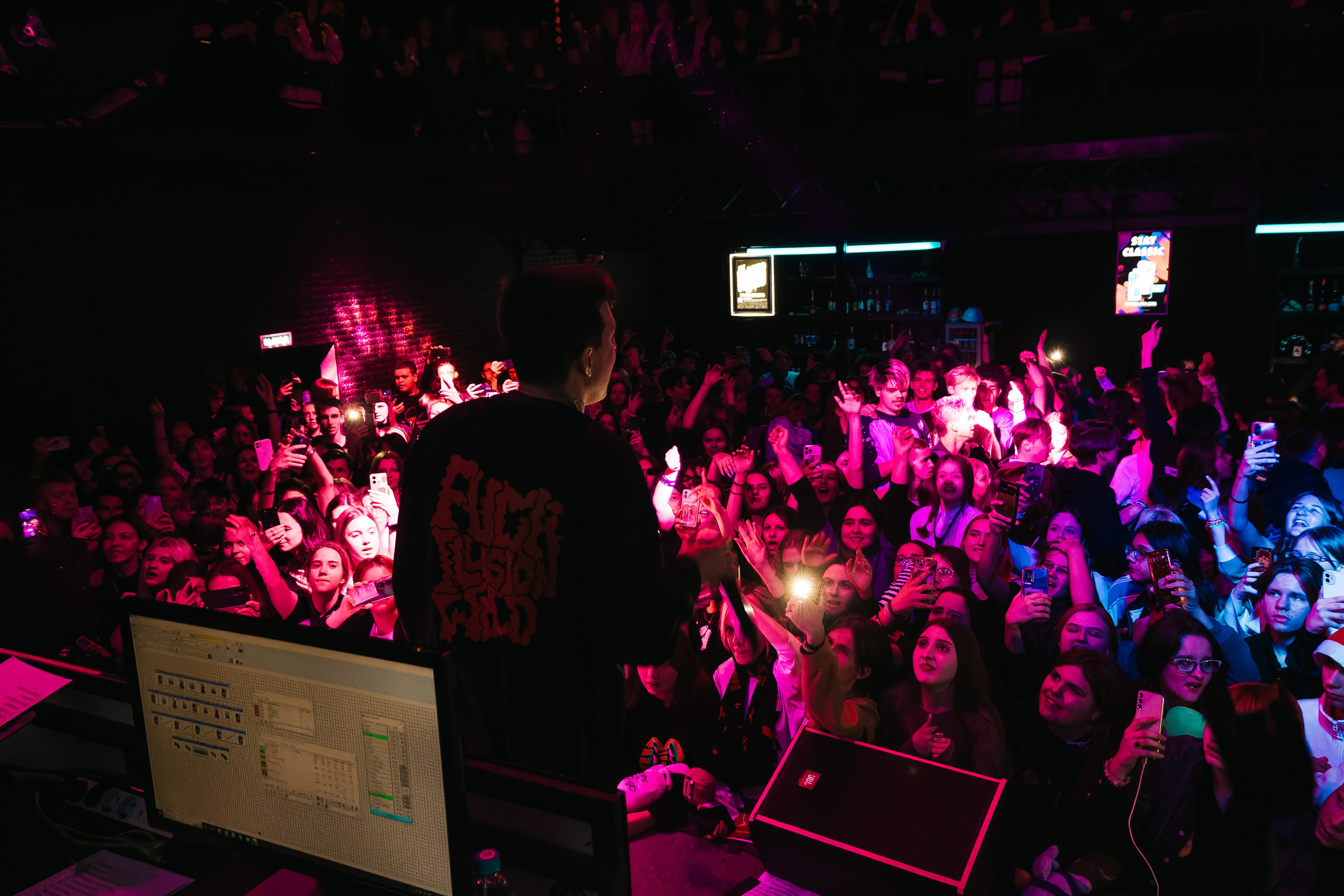 Концерт Мазелова. Фотограф Артём Ющенко