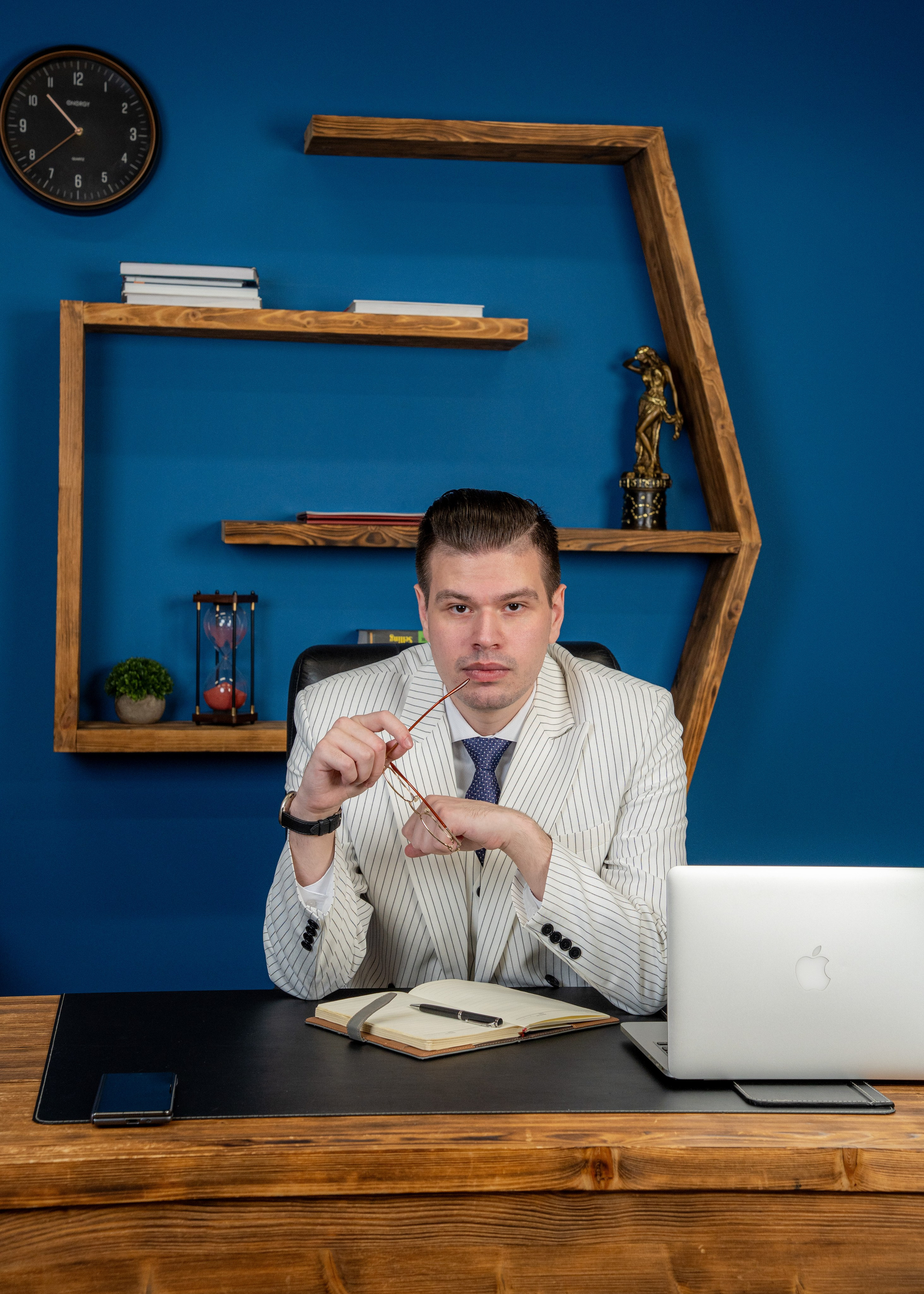 Фотограф в студию  контент, семейный,  портретный и репортажный. Студийный и портретный фотограф в САНКТ-ПЕТЕРБУРГЕИрина Махаон