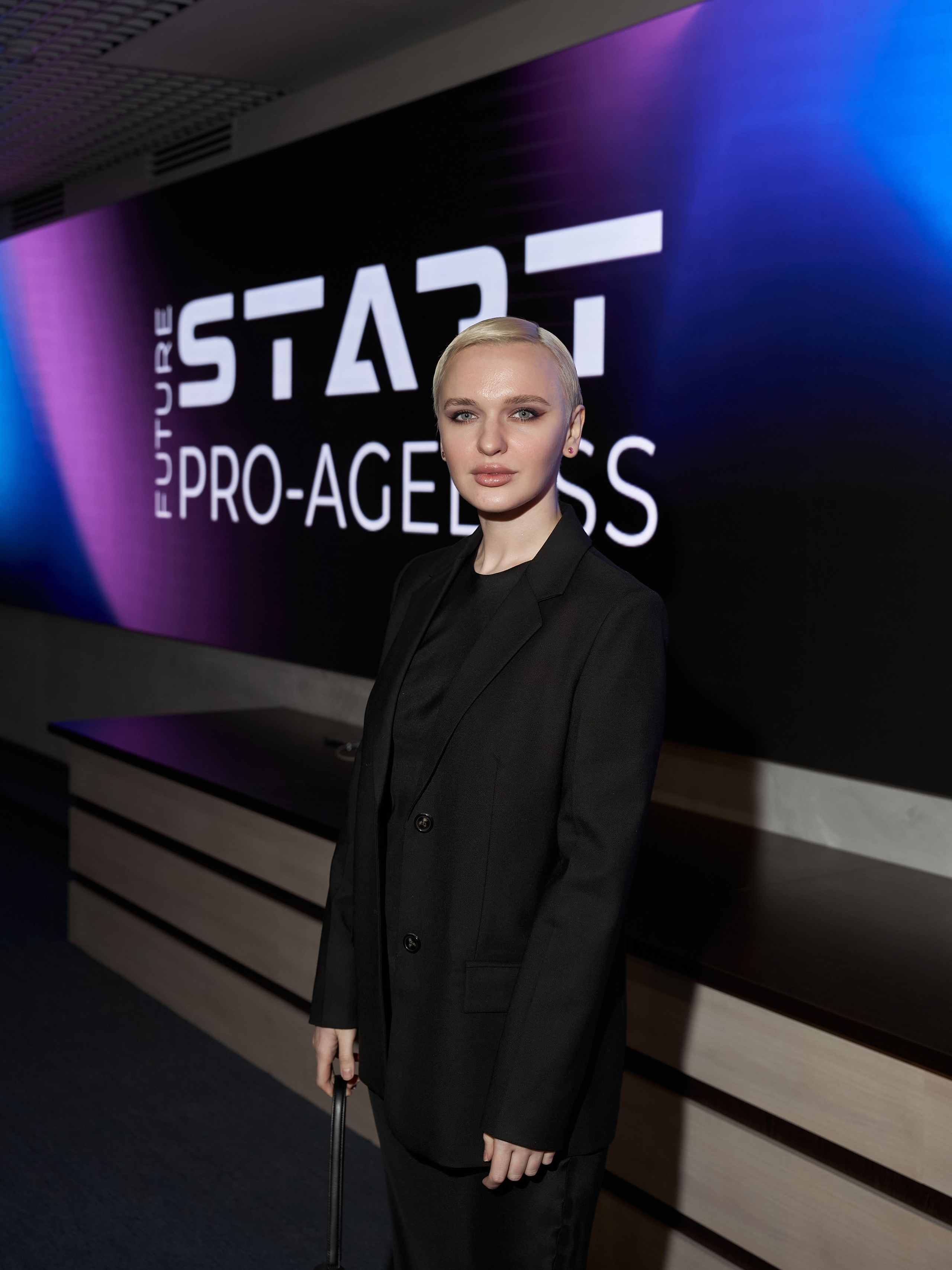 СЛУШАТЕЛИ. PRO-AGELESS