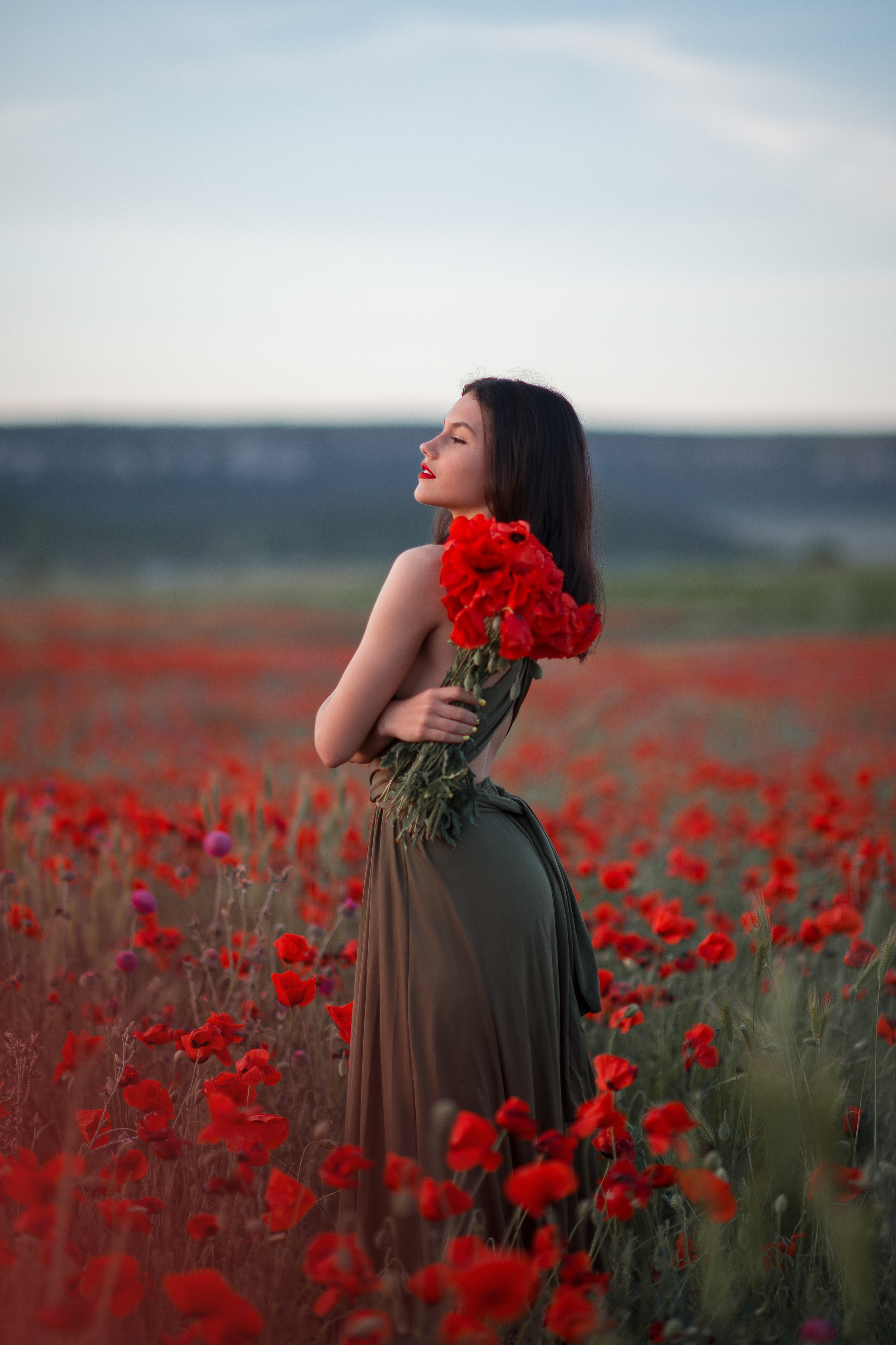 Фотосессия в маках в Севастополе. Ознакомиться с портфолио, уточнить условия и цены можно на сайте или по телефону, указанному в разделе "Контакты"