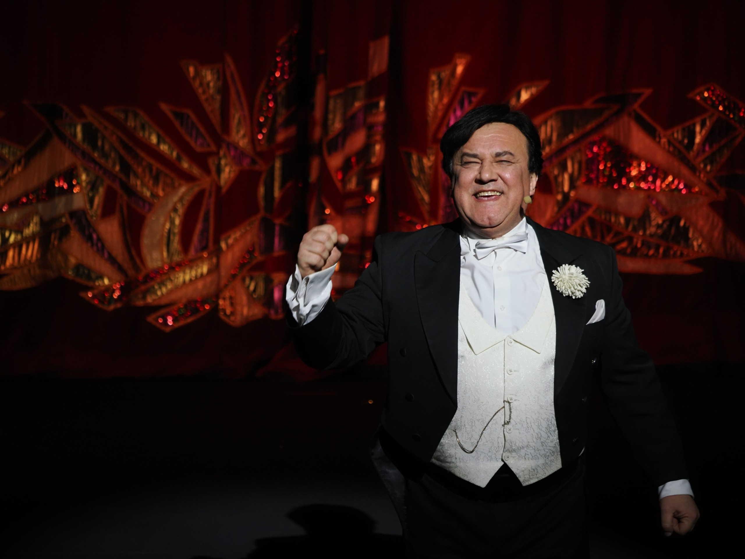 «БУФФ-ПАРАДИЗ» Летучая мышь (в Нск). Портретный и спортивный фотограф в Новосибирске и Твери Кононов Алексей