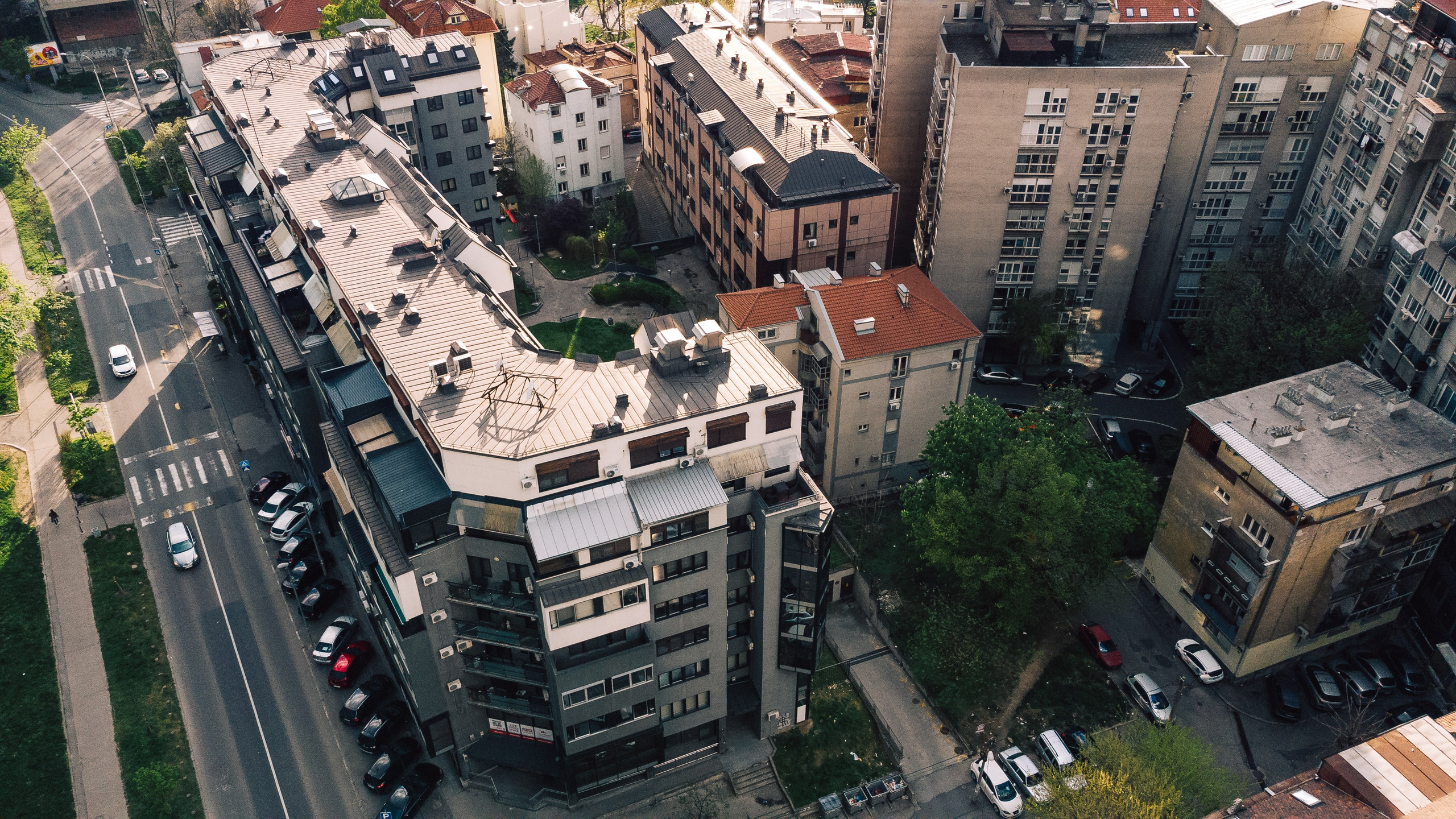 Urban and Street. Oleg Kozachok — Photographer with Protanopia | Portraits, Texture & Light