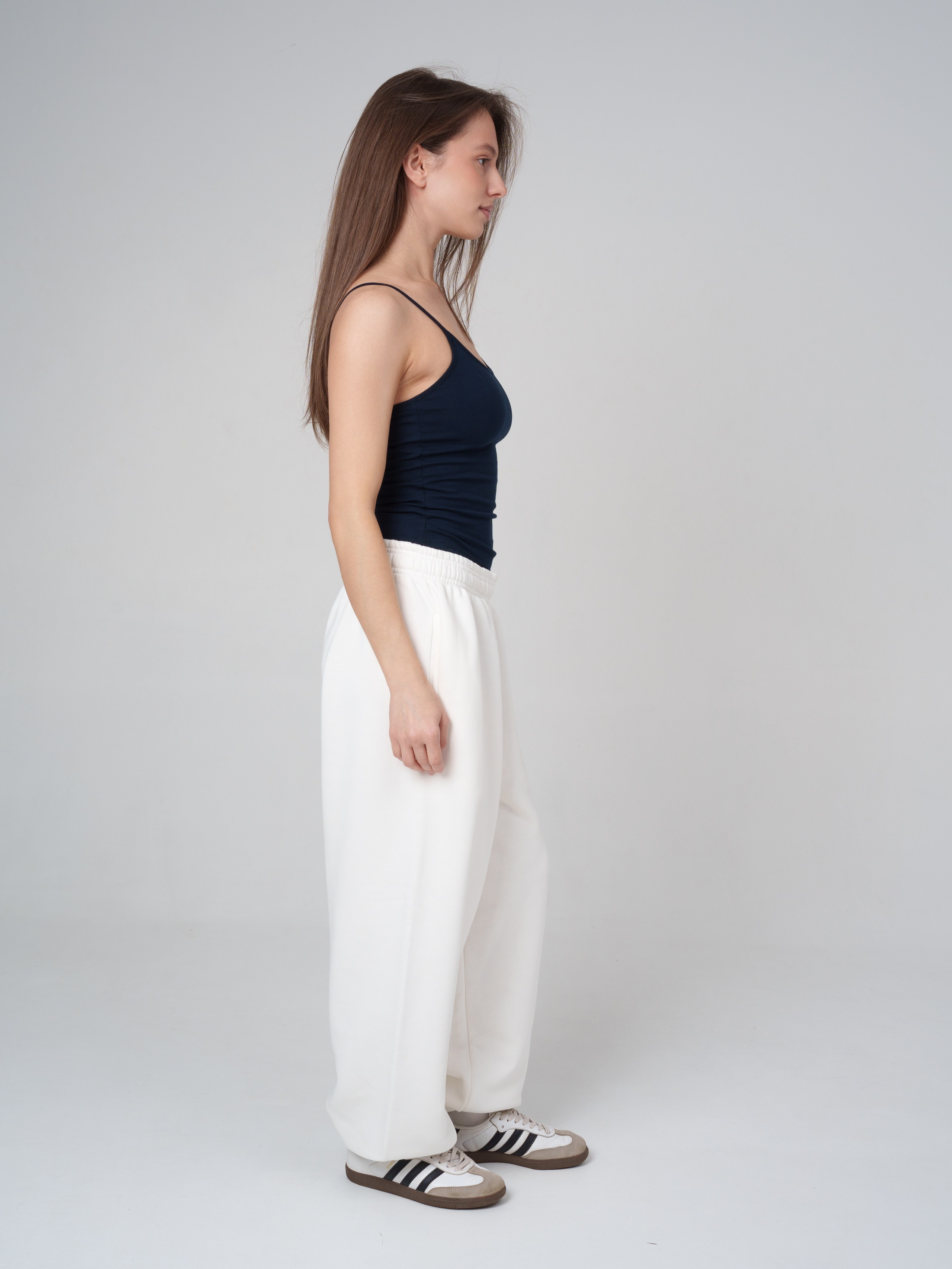 Топы на сером фоне. Иван Упоров — фотограф, рилсмейкер чебоксары