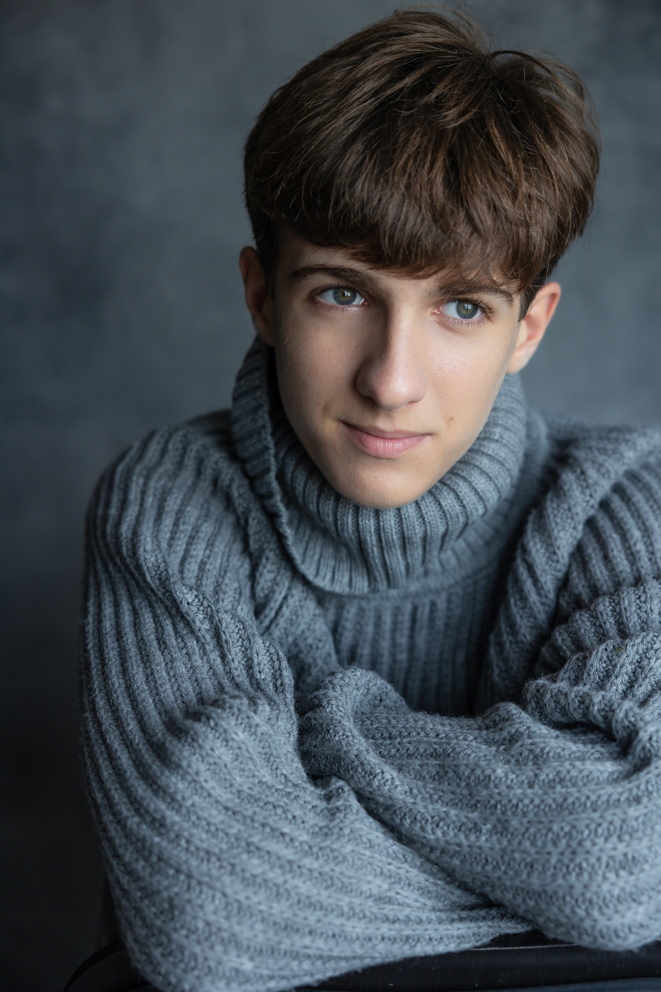 АРТЁМ. Я фотограф из Москвы к Вашим услугам