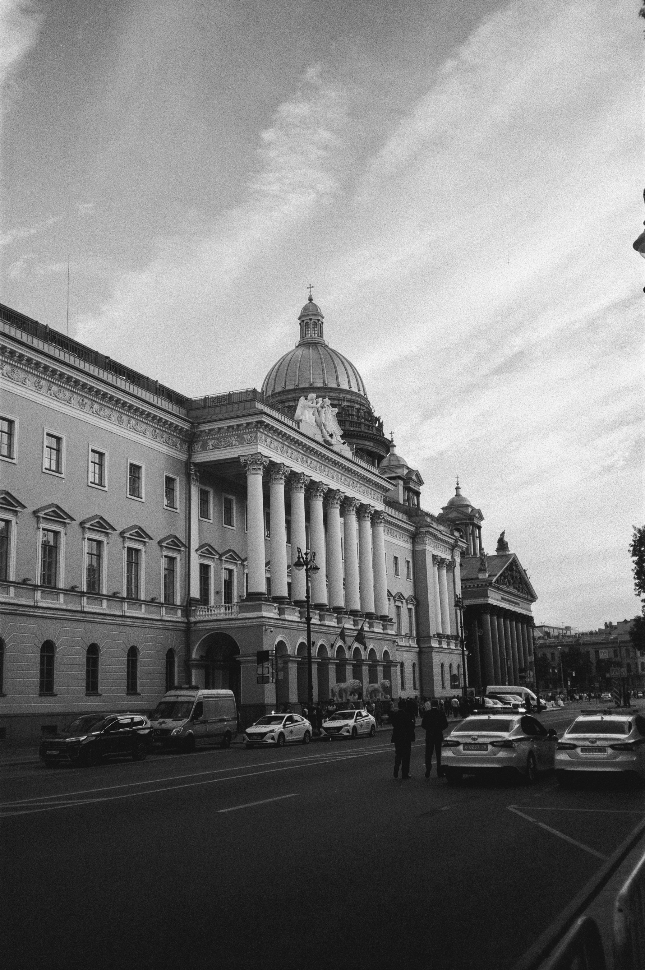 Санкт-Петербург, набережная, Исакиевский / Adox 100 / Revue 35CC