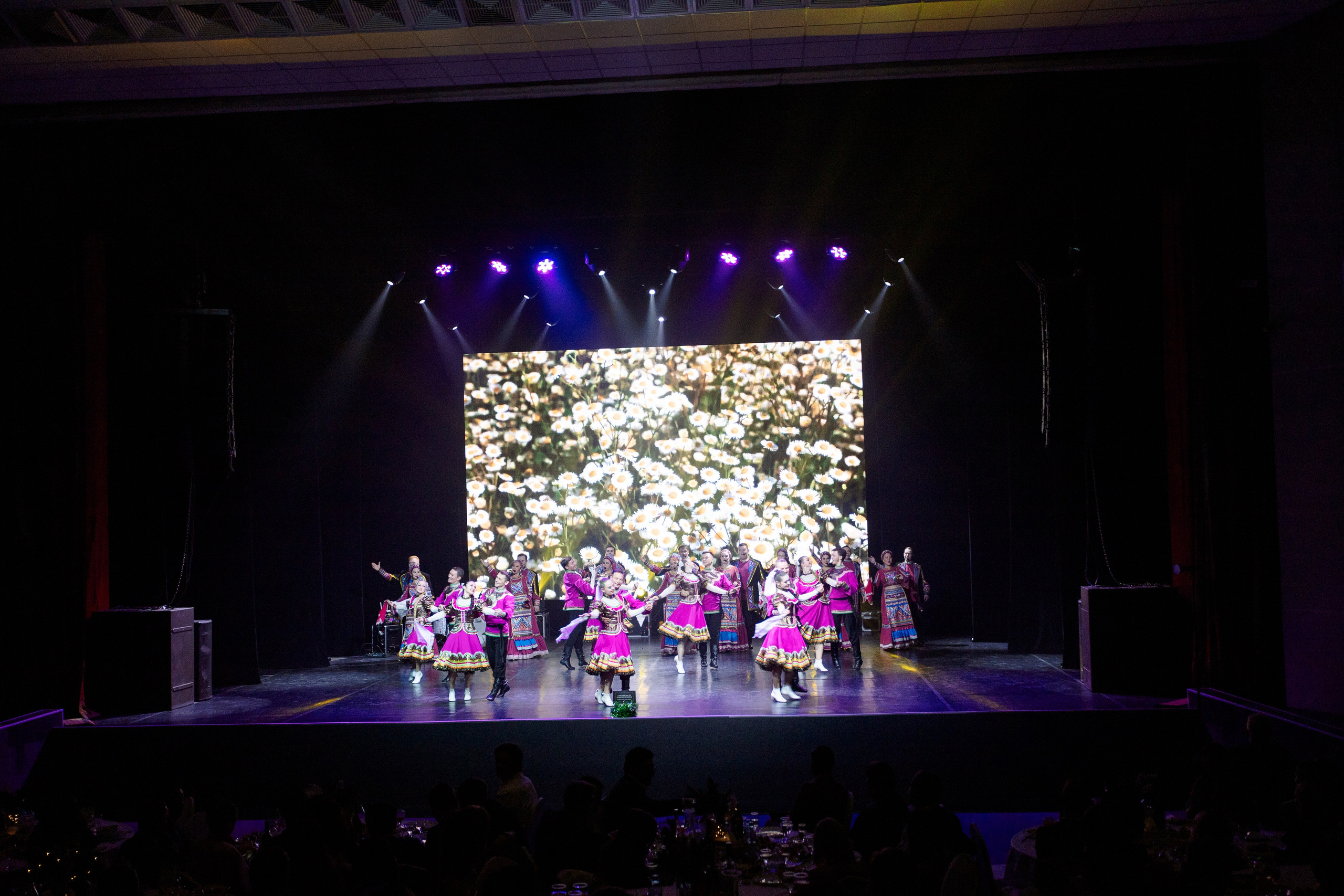 РЕПОРТАЖ: НОВЫЙ ГОД В ДК МЕТАЛЛУРГ. Профессиональный фотограф в Ижевске Леша Петров