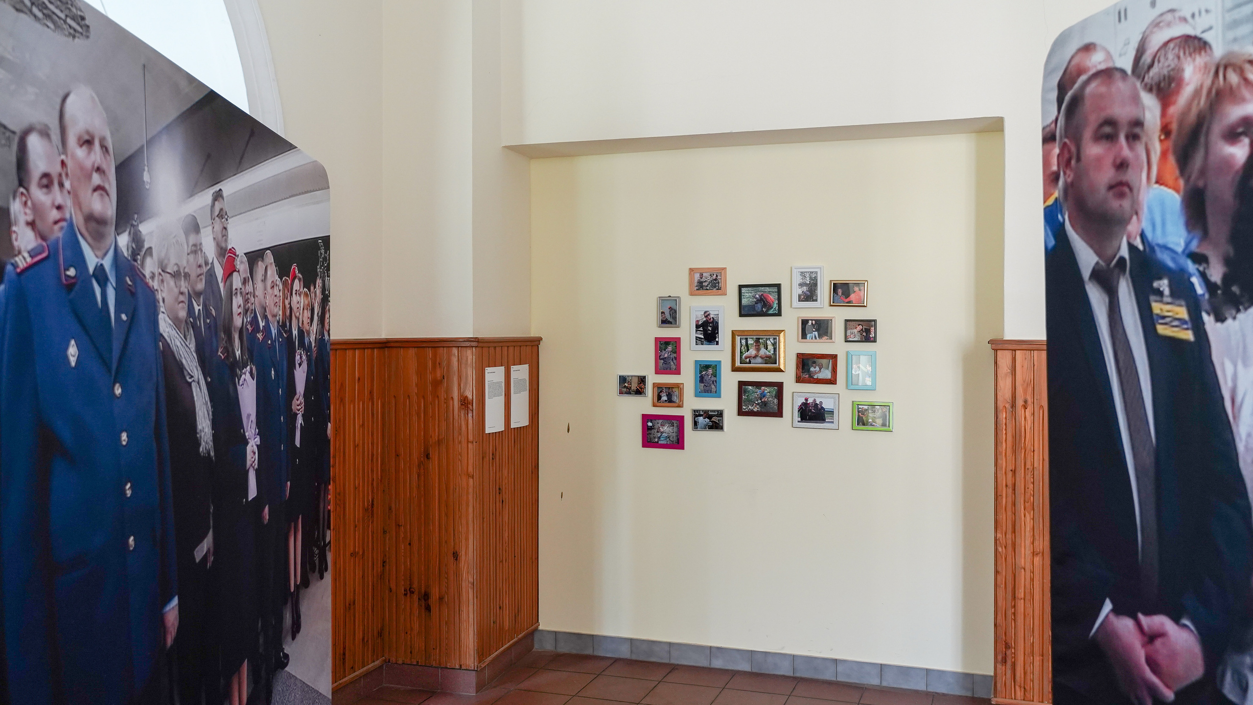 Installation views. Künstler Verstecktoff