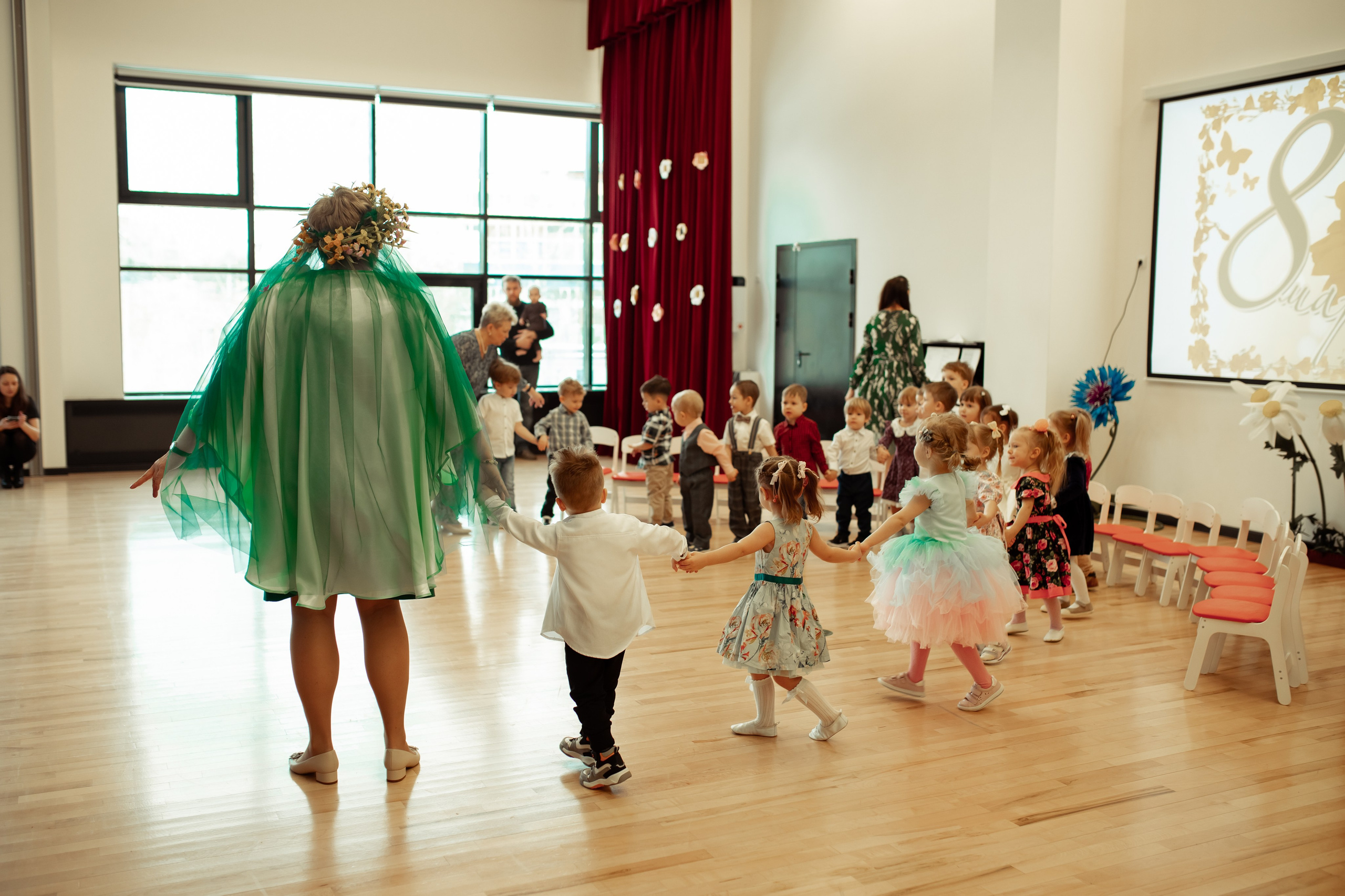 Праздник весны в детском саду. Семейный и детский фотограф в Москве Дорогова Екатерина
