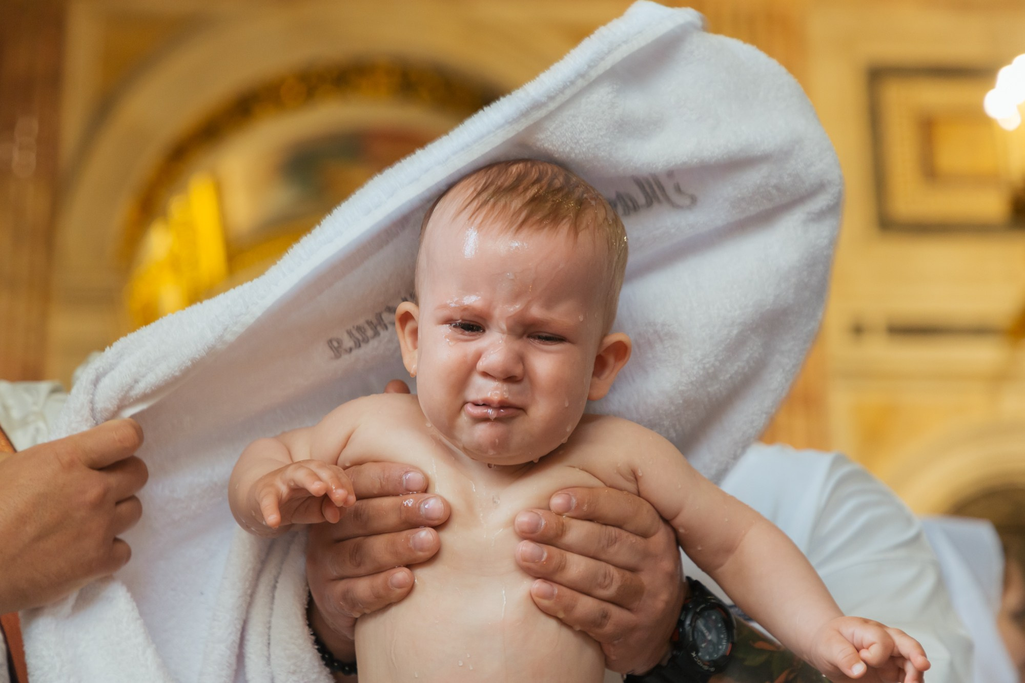 Таинство крещения, трогательные моменты, фотограф Денис Дорфф. Фотограф крещение венчание в Петербурге! Помогает подобрать храм и посоветовал душевного батюшку в СПб
