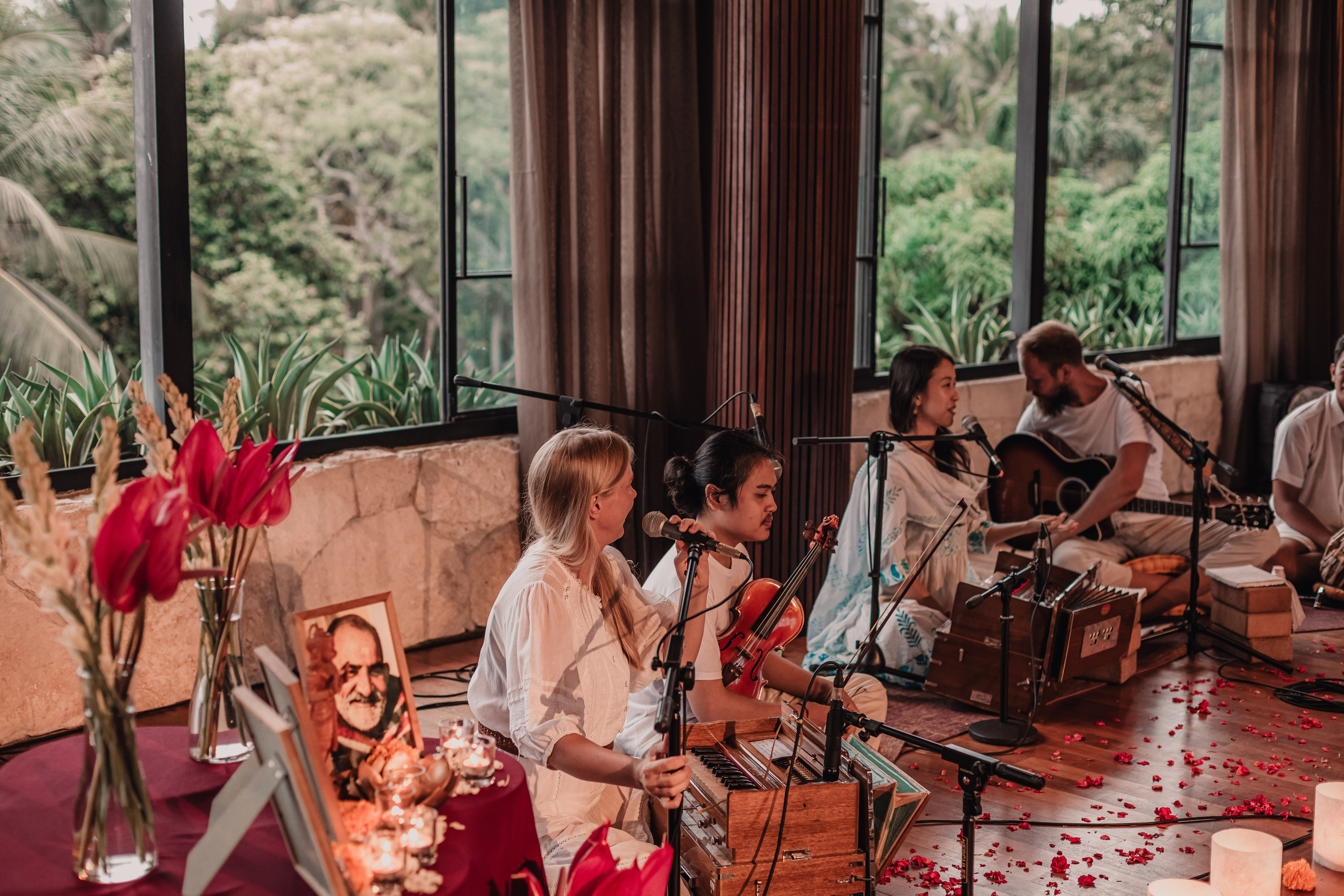 Kirtan at Soulshine nov. Мариам Багдасарян