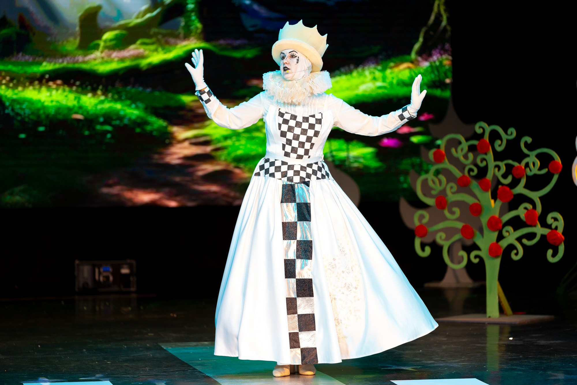 Спектакль в Доме культуры. Андрей Кровлин — фотограф в Славянке