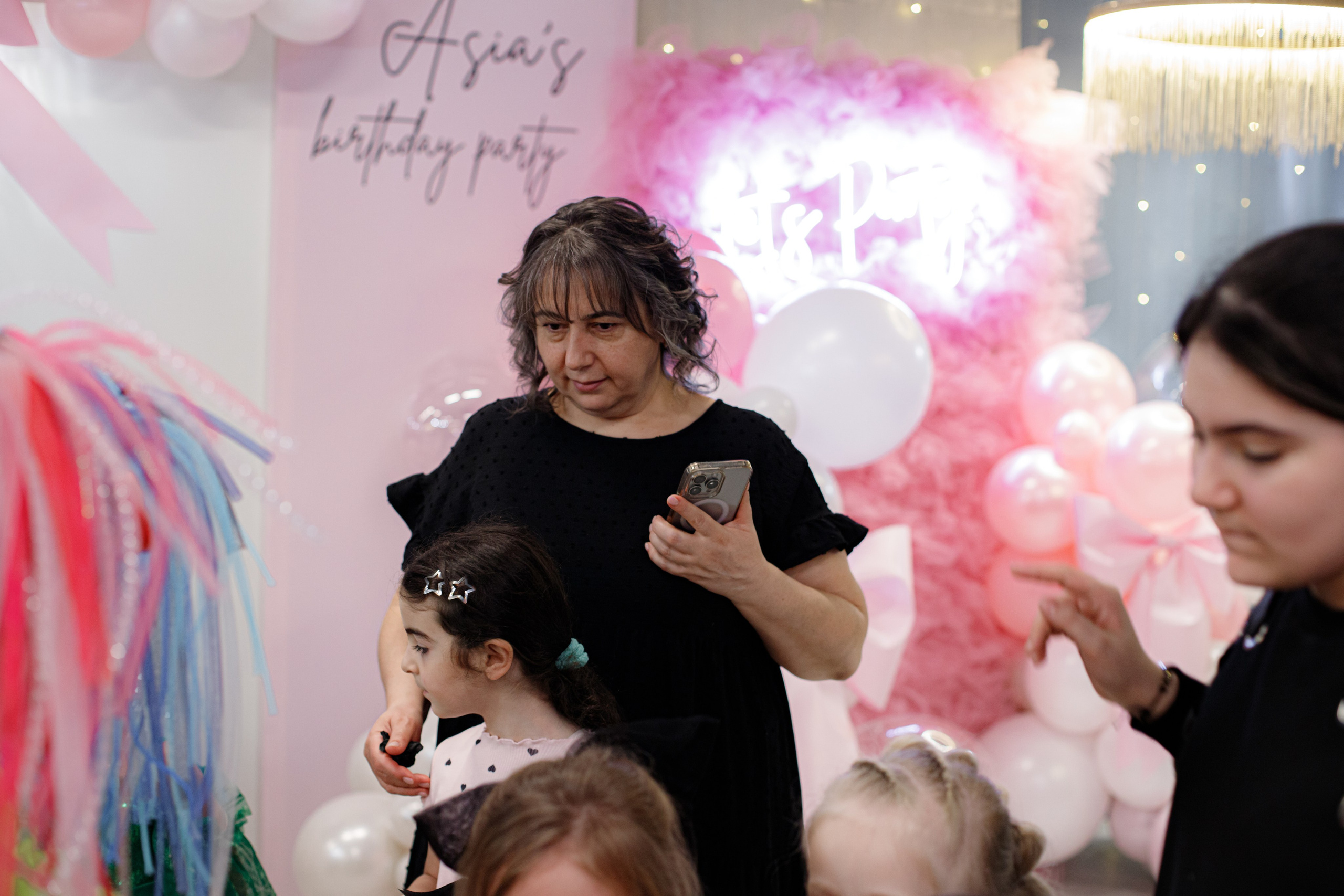 ASIA'S BIRTHDAY PARTY. Photokarish