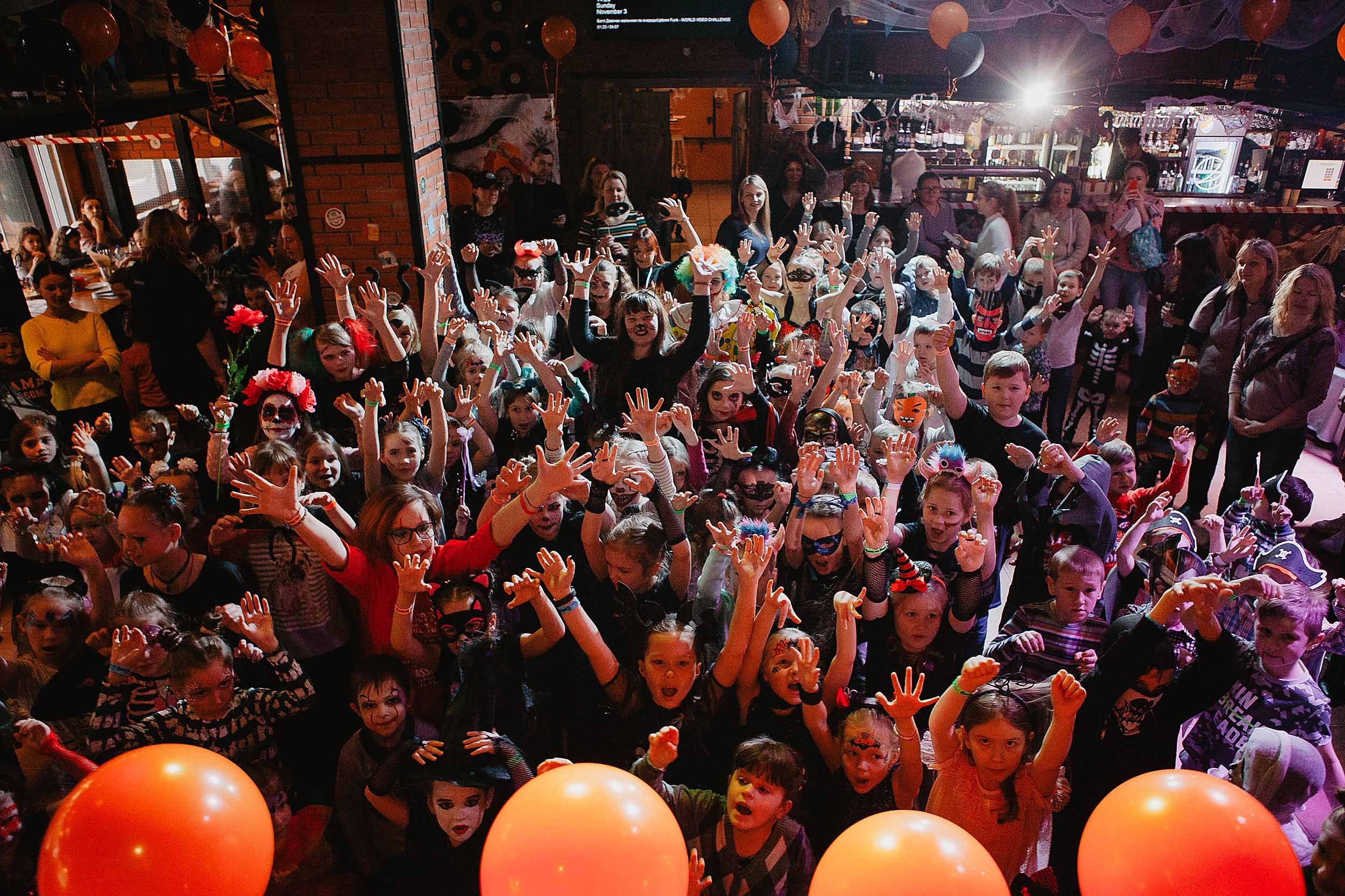 Хэллоуин в «Свои да наши». Ваш репортажный фотограф Артемий Антонов