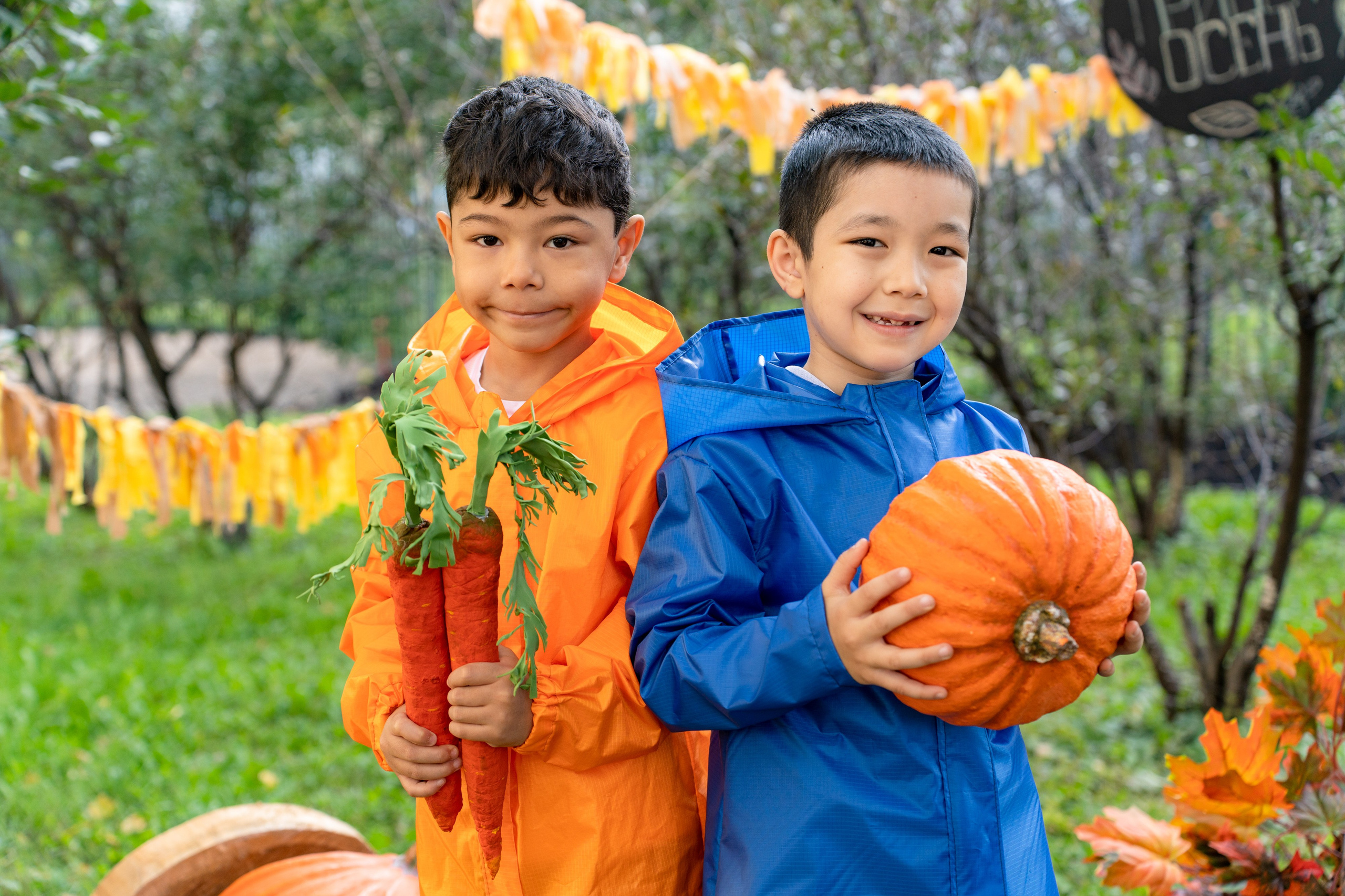 Осень фотосессия для ГРУППЫ. Улыбка выездная фотостудия Красноярск