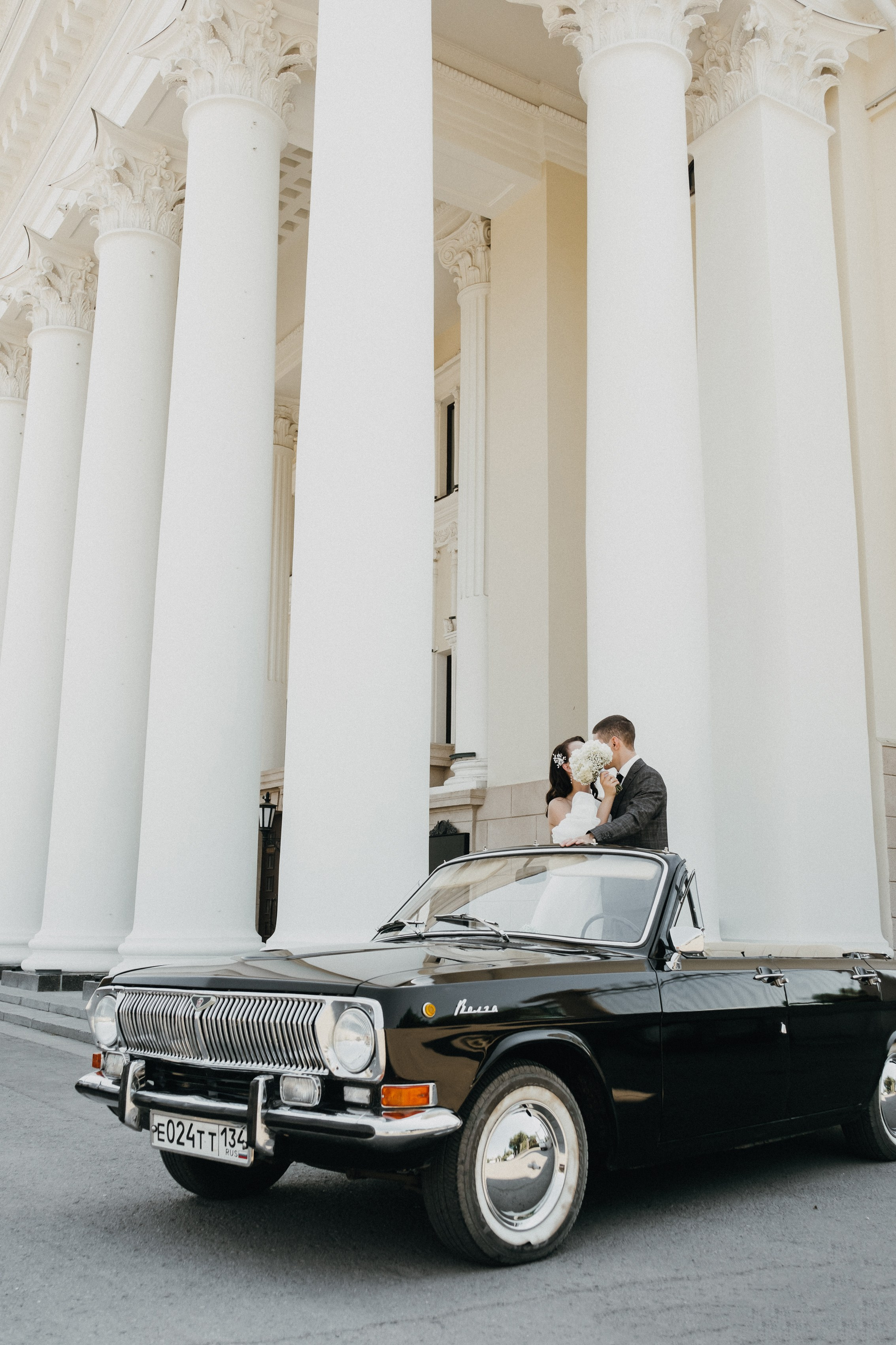 Свадебная съемка с машиной Волгоград. Свадебный и семейный фотограф в Волгограде Кристина Иванова