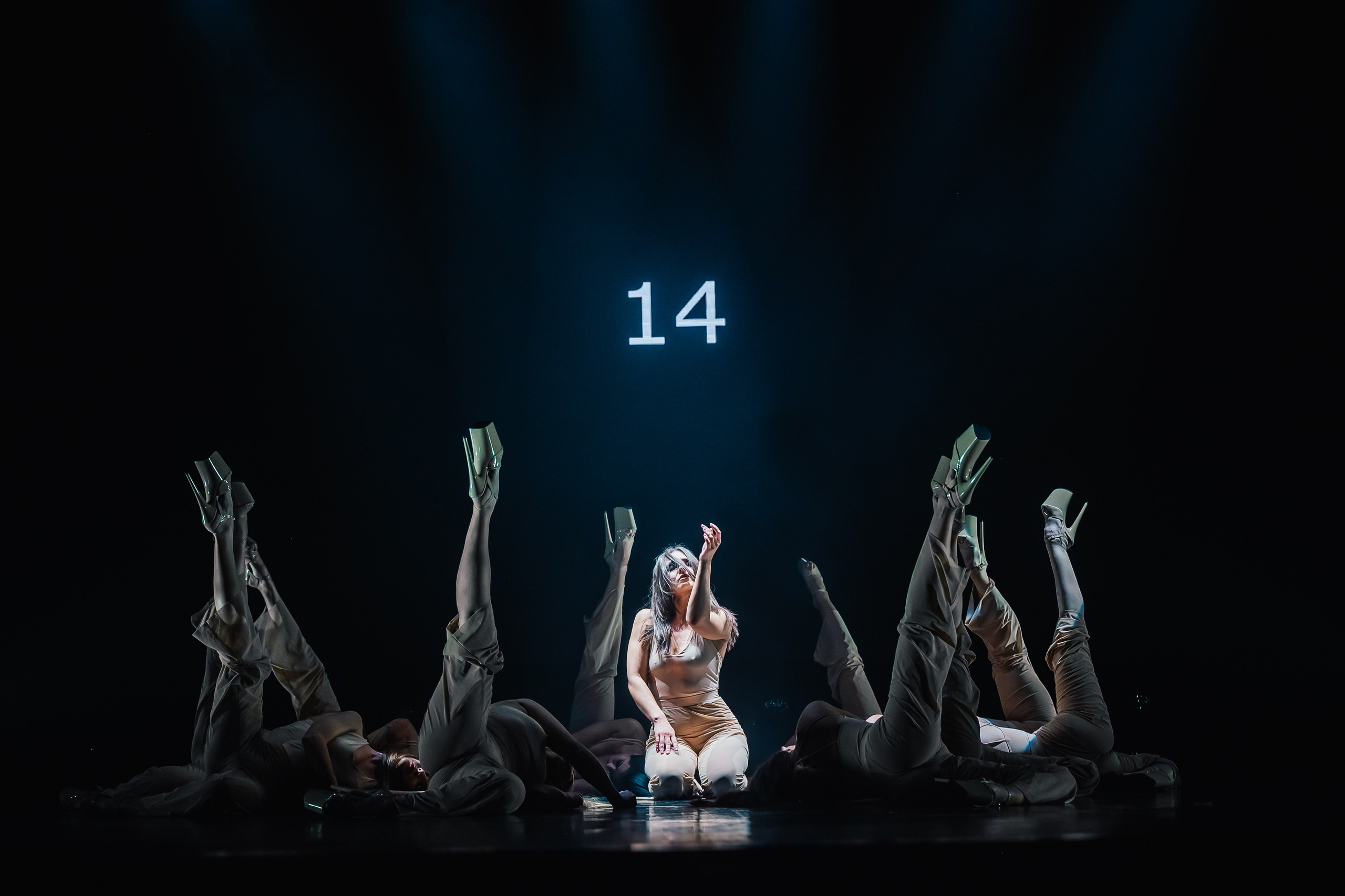 Спектакль «Женщина». Художник по свету Максим Сергачев