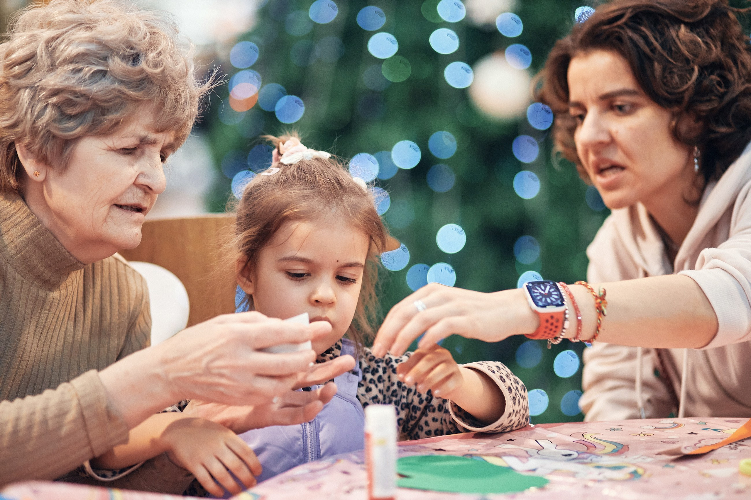 Детский новогодний праздник в ТЦ Июнь. Семейный и репортажной фотограф в Красноярске и Москве Виктор Бабинцев