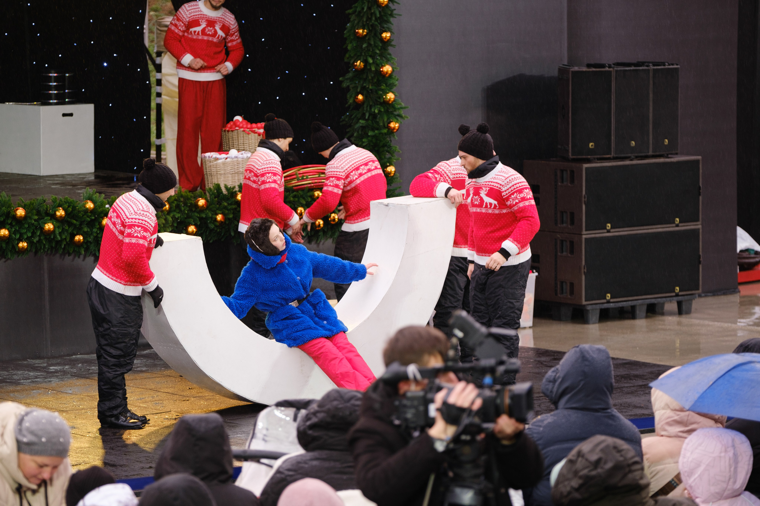 Новогодний репортаж из парка «Новый Херсонес» | Фотограф Илья Желдак. Профессиональная фотосъемка в Крыму. Натуральные эмоции и живые кадры. Забронируйте дату прямо сейчас!