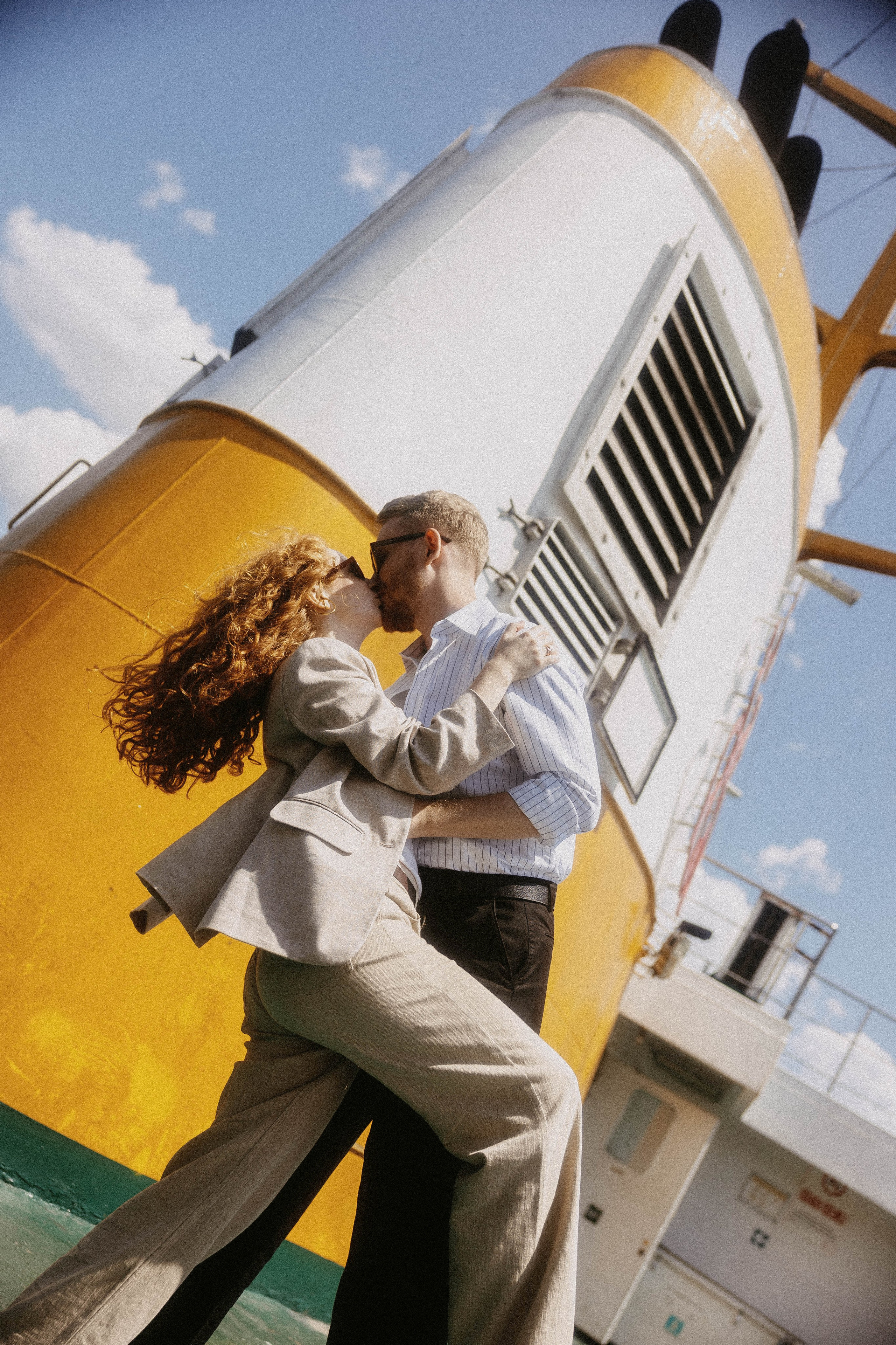 Прогулка Ани и Паши. About