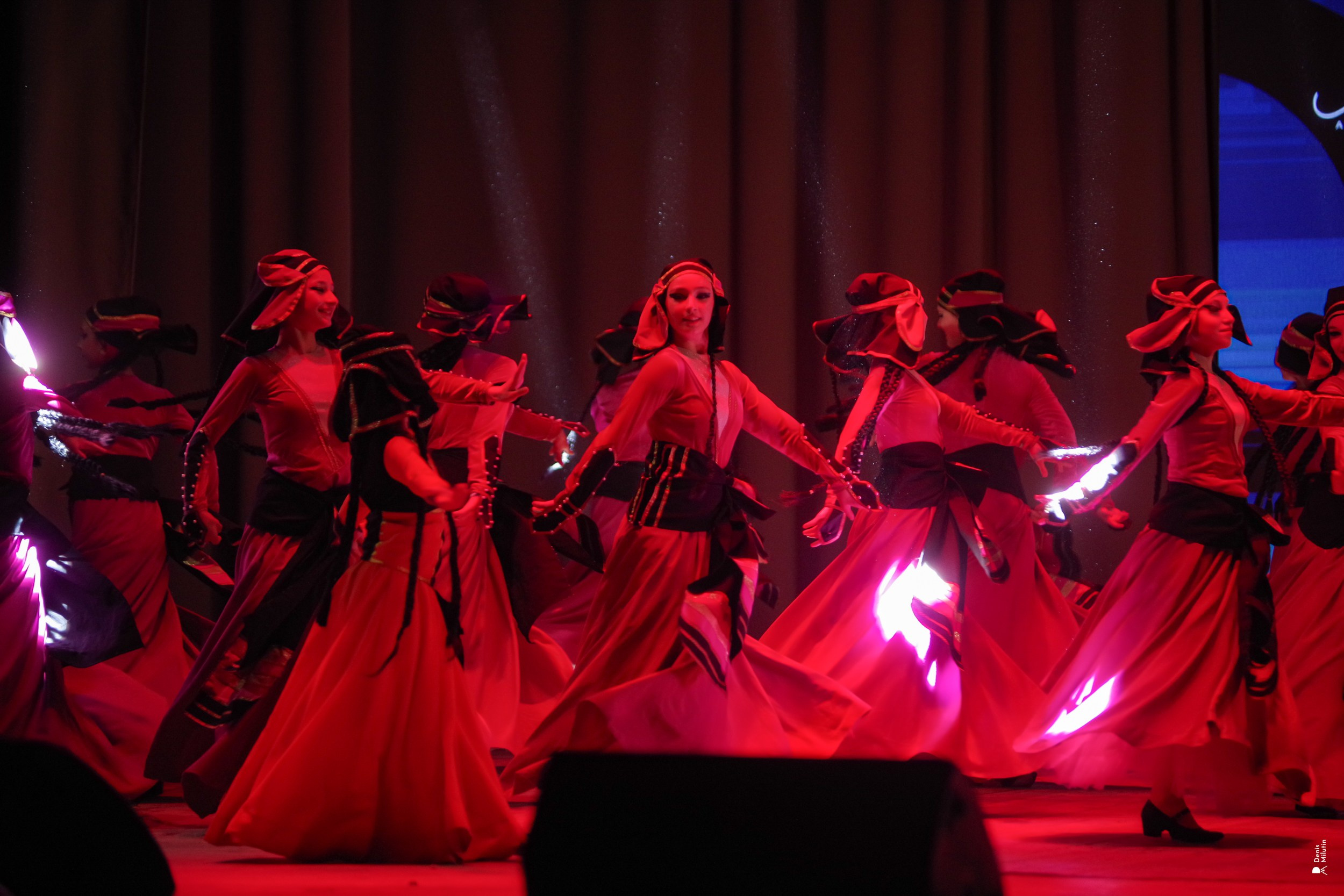 Танцы в Хоби. Портретный фотограф Денис Милютин