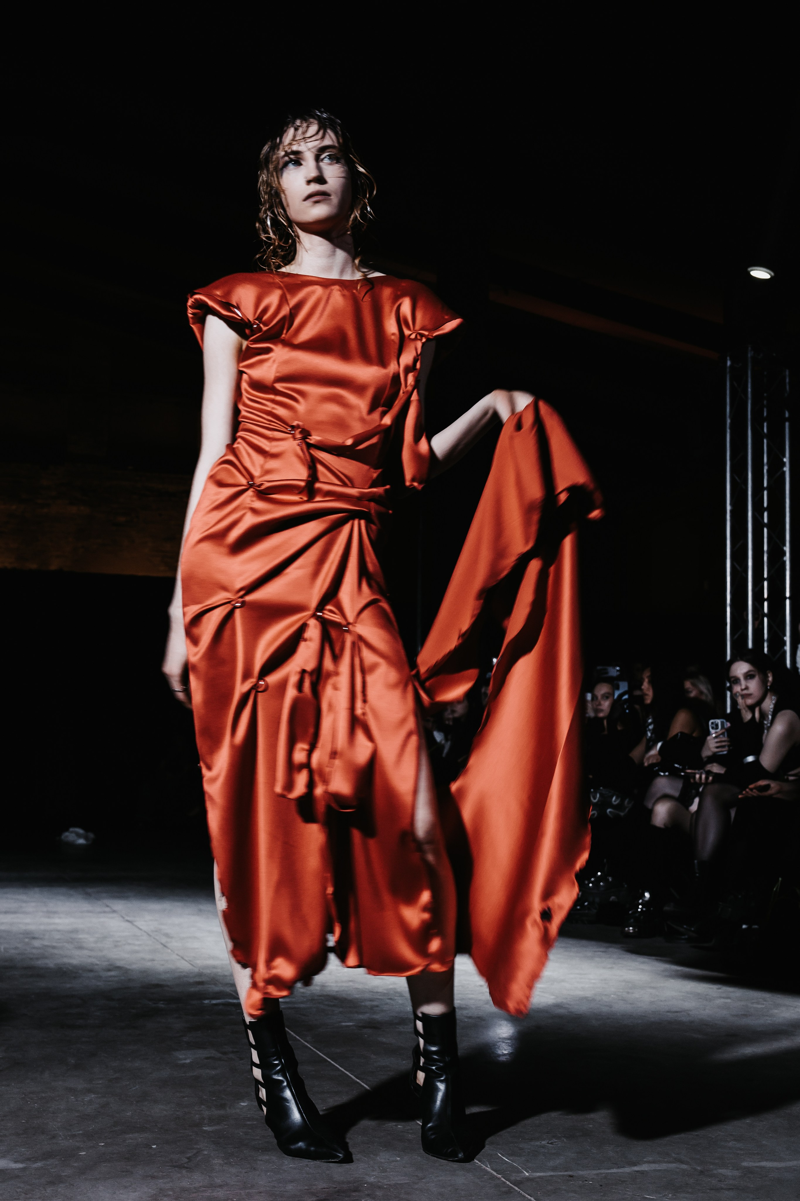 AUXI catwalk андеграунд показ-перфоманс. Фотограф в Санкт-Петербурге Вагнер Юлия