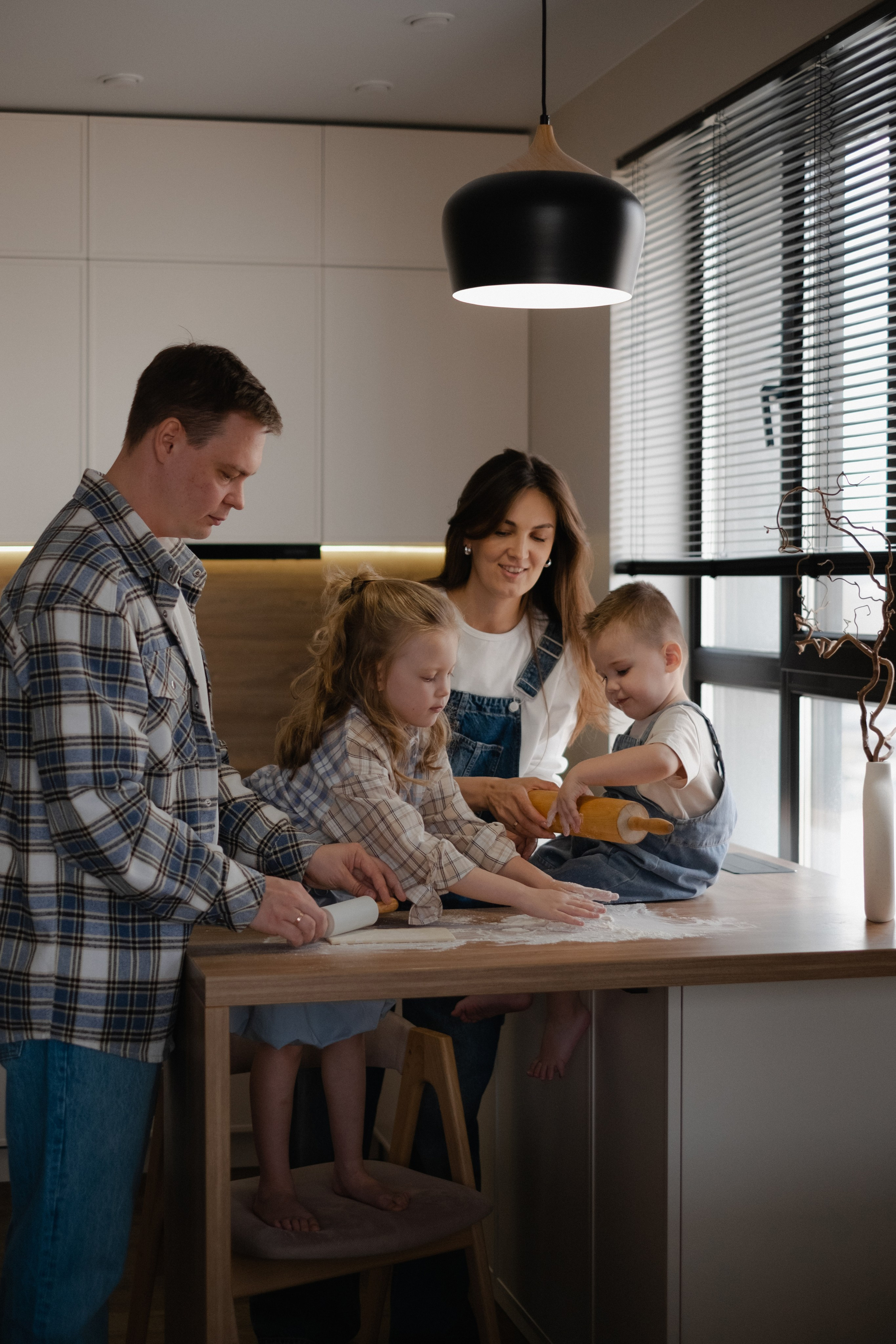 Элла, Кирилл, Алиса и Даниил | домашняя съемка. Фотограф в Новосибирске Диана Ильиных