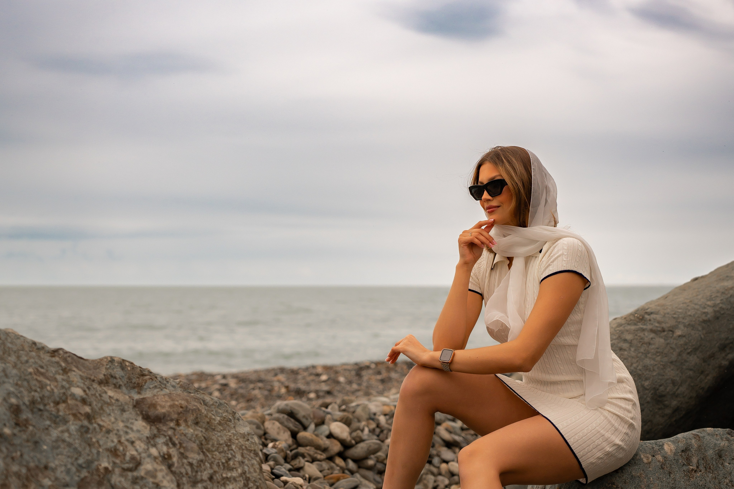 Индивидуальная фотосессия для девушек в Адлере на закате и рассвете. Фотограф видеограф Геннадий Янбаев в Сочи, Краснодаре