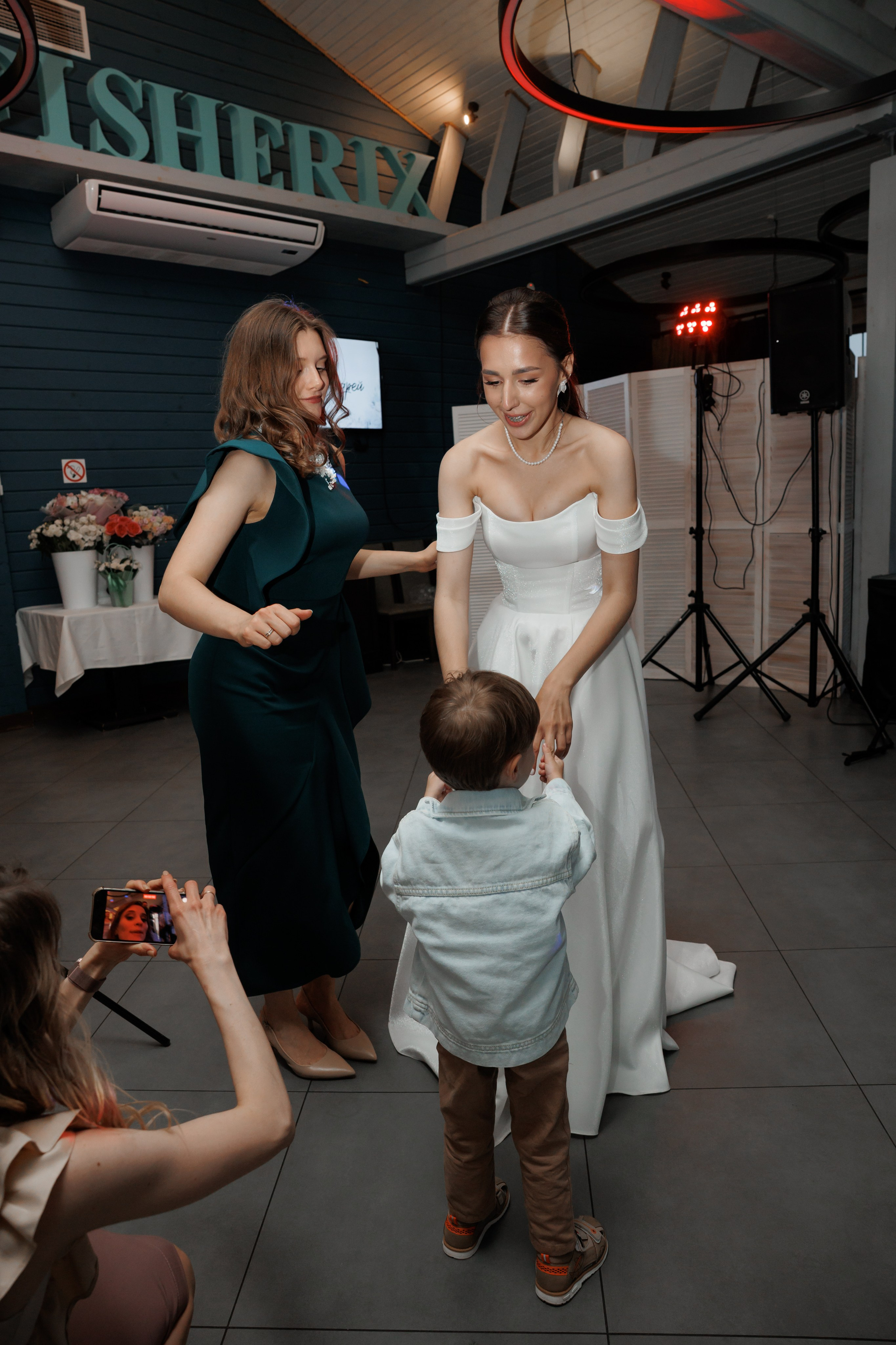 Регистрация в отеле Fish Point, ЗАГС Бутово, прогулка в Остафьево. Свадебный и репортажный фотограф (Москва, Королев и другие)