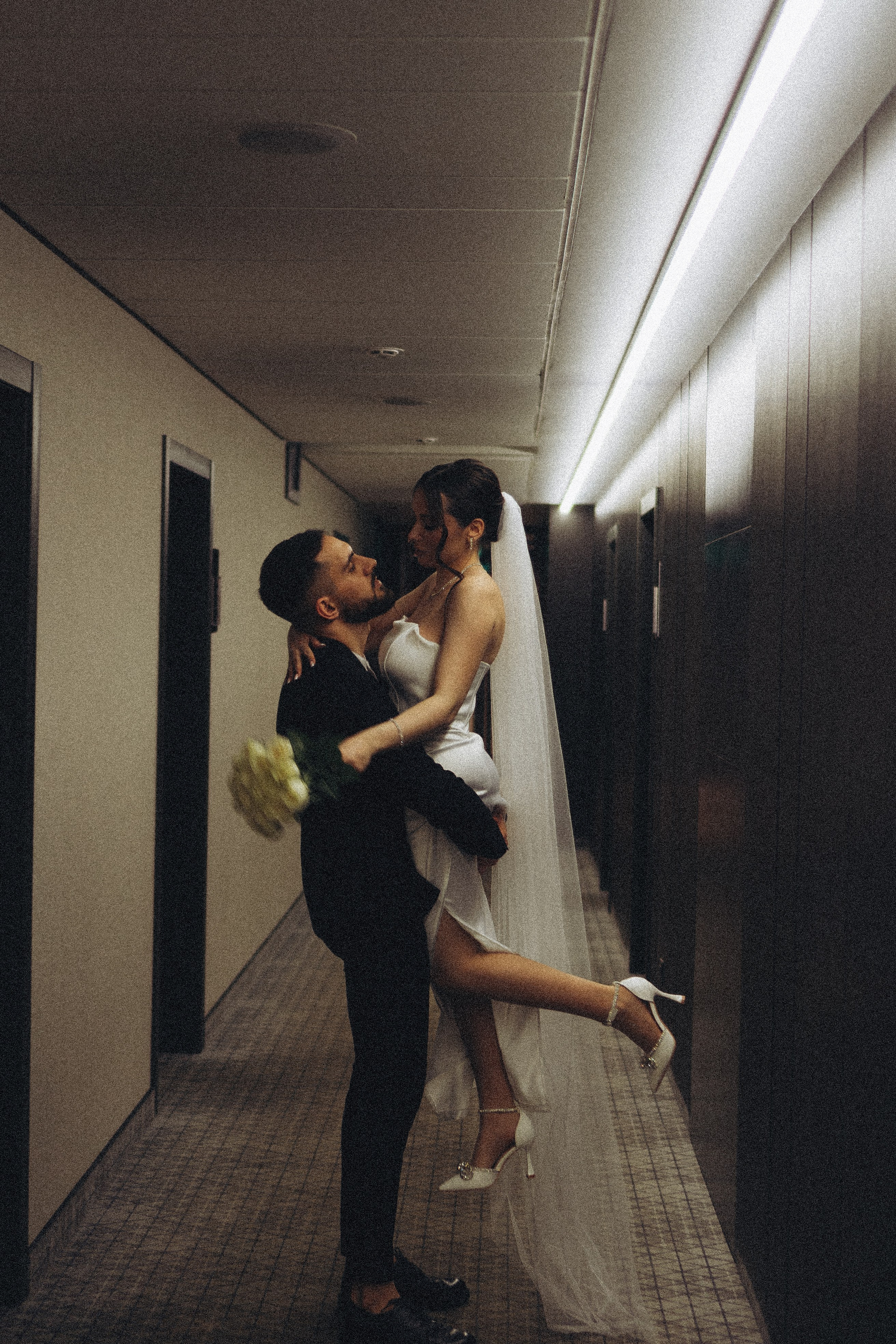 СВАДЕБНАЯ СЬЕМКА СБОРОВ ЖЕНИХА И НЕВЕСТЫ В ОТЕЛЕ И ТАКЖЕ ФОТОСЕССИИЯ В ОТЕЛЕЕ МЕГАПОЛИС БРЯНСК. Профессиональный фотограф, Санкт-Петербург — Виктория Богомолова