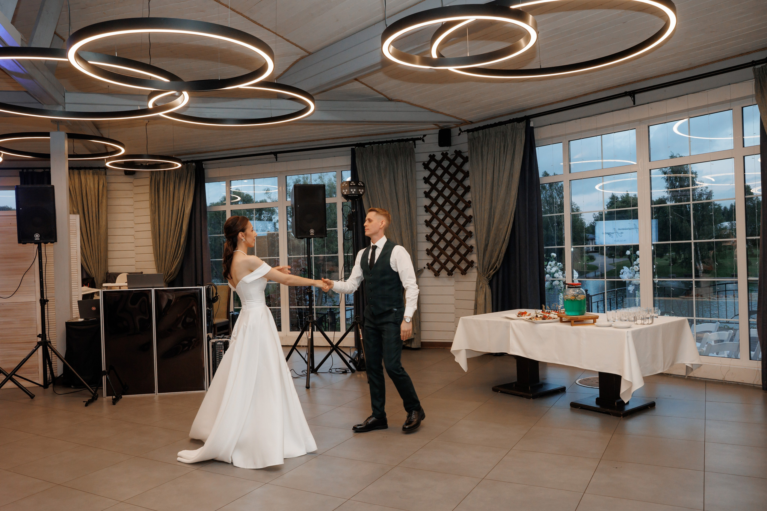 Регистрация в отеле Fish Point, ЗАГС Бутово, прогулка в Остафьево. Свадебный и репортажный фотограф (Москва, Королев и другие)