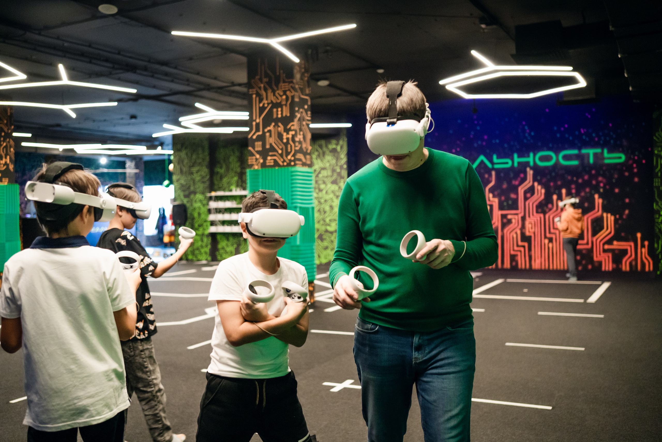 VR (November-December 2024). Felixtones