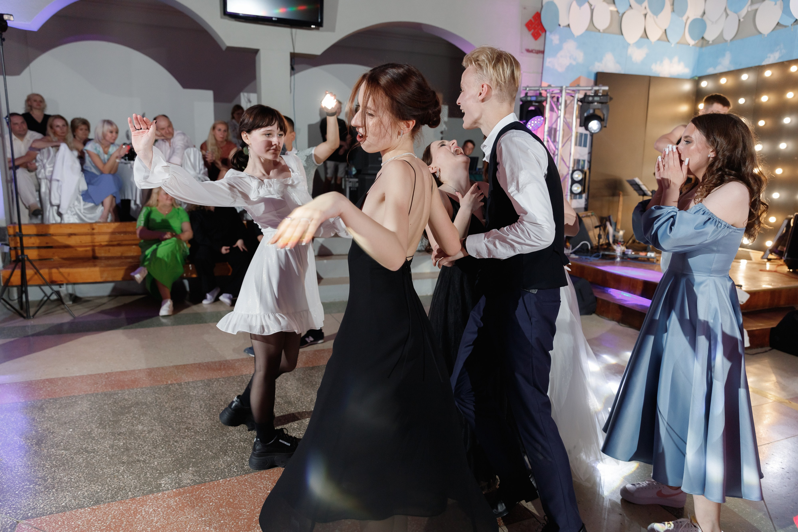 Школьный выпускной 2023 год в Минске. Свадебный фотограф в Минске/Беларуси Сергей Спиридонов