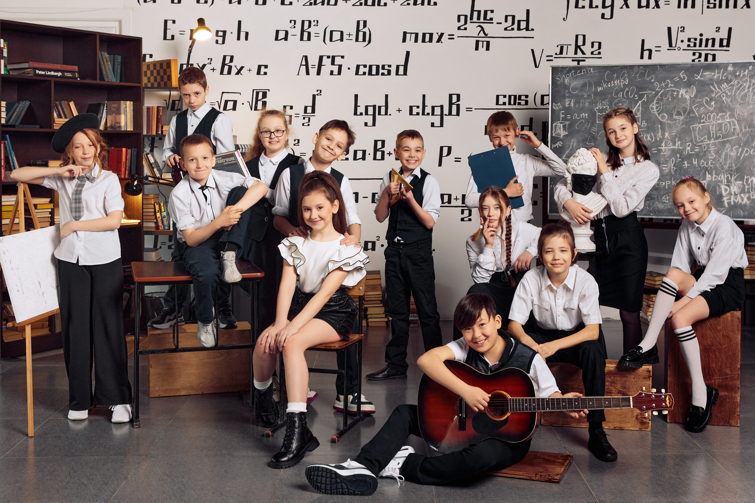 Общая фотография класса в фотостудии