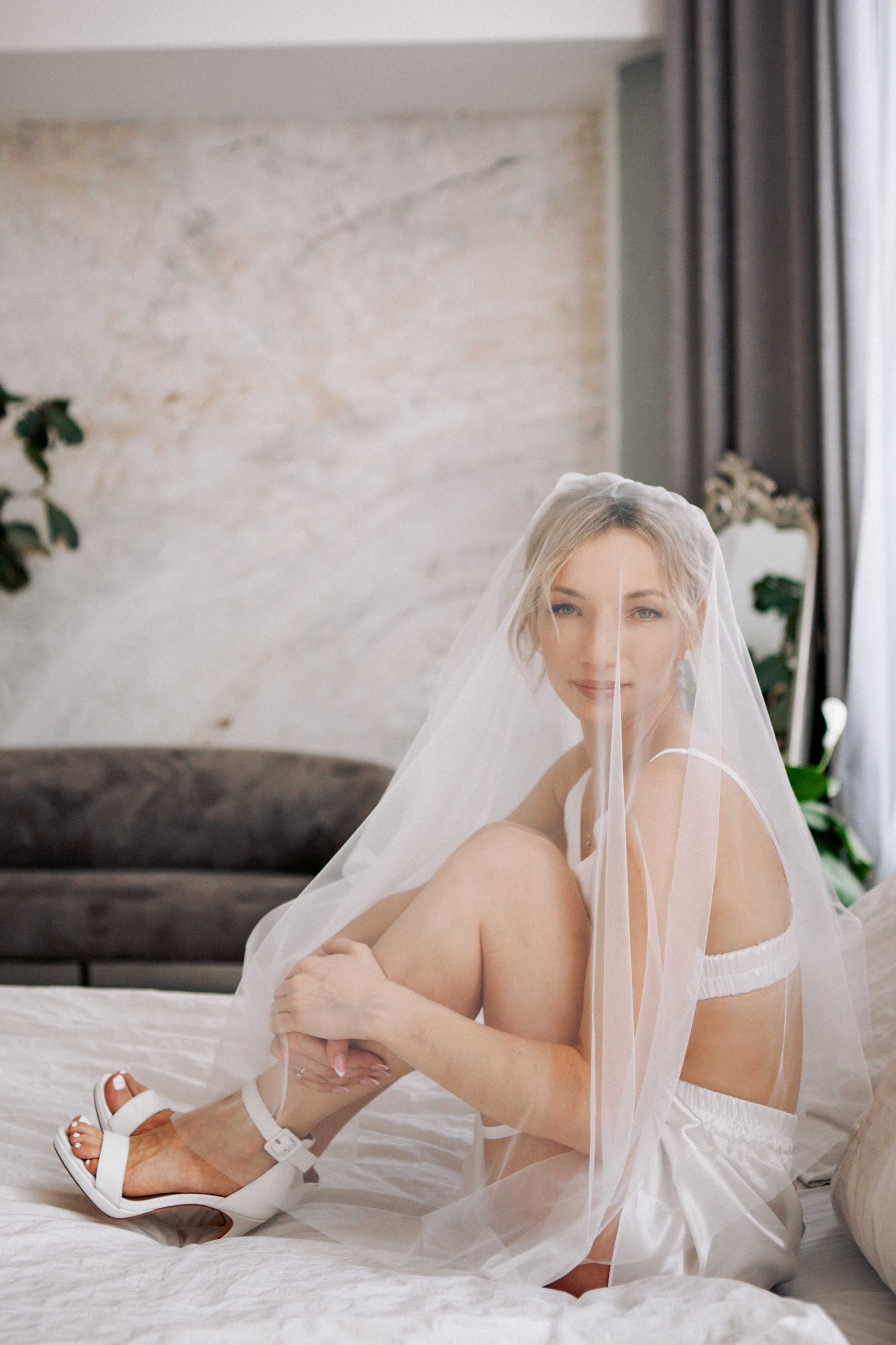 Утро невесты и фотосессия в гостинице radisson collection hotel moscow бывшая гостиница украина. Фотограф Ольга Ефремова