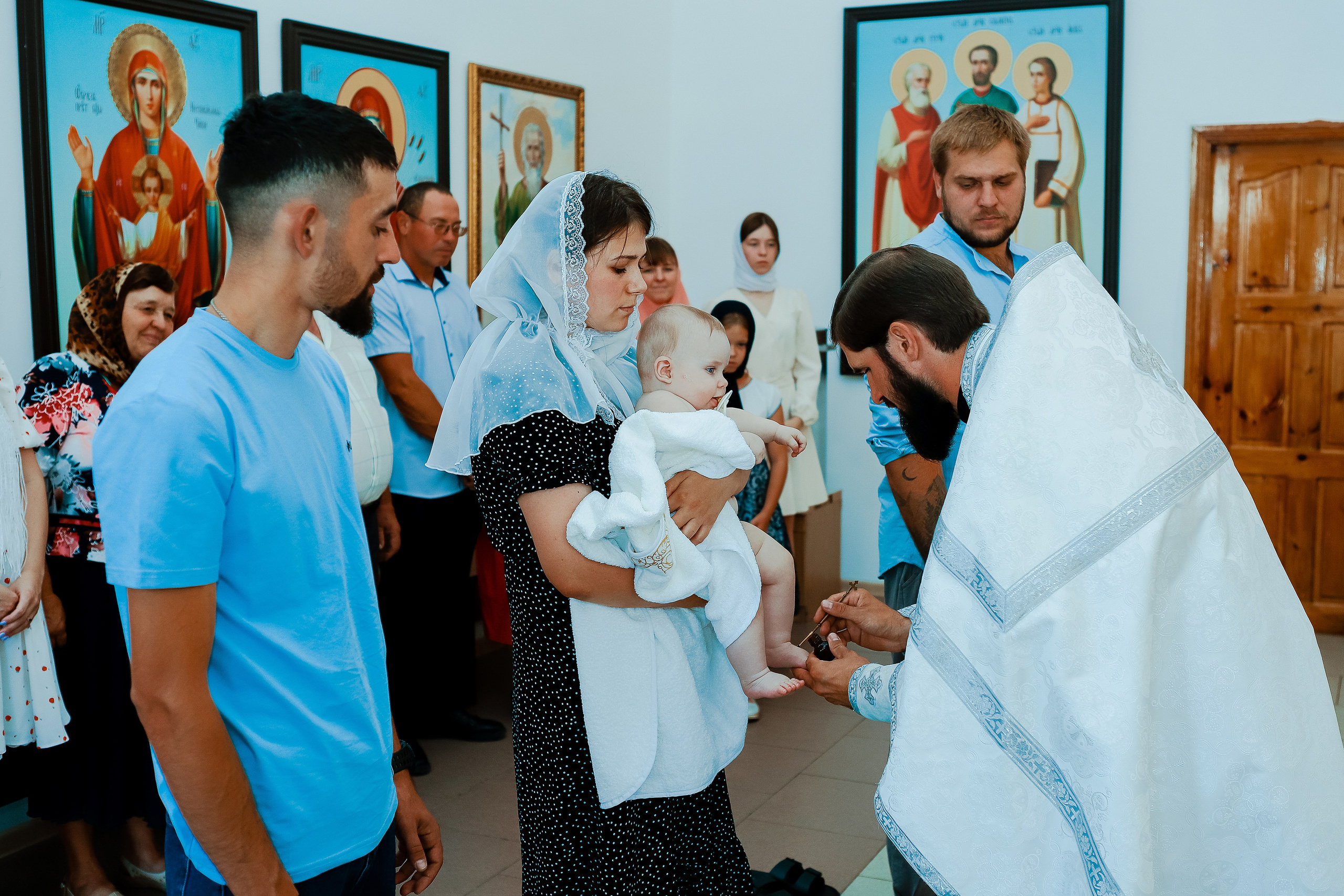 Таинство Крещения Отца и Дочери. Свадебный фотограф Евгения Фролова г. Каменск-Шахтинский, Донецк, Ростов