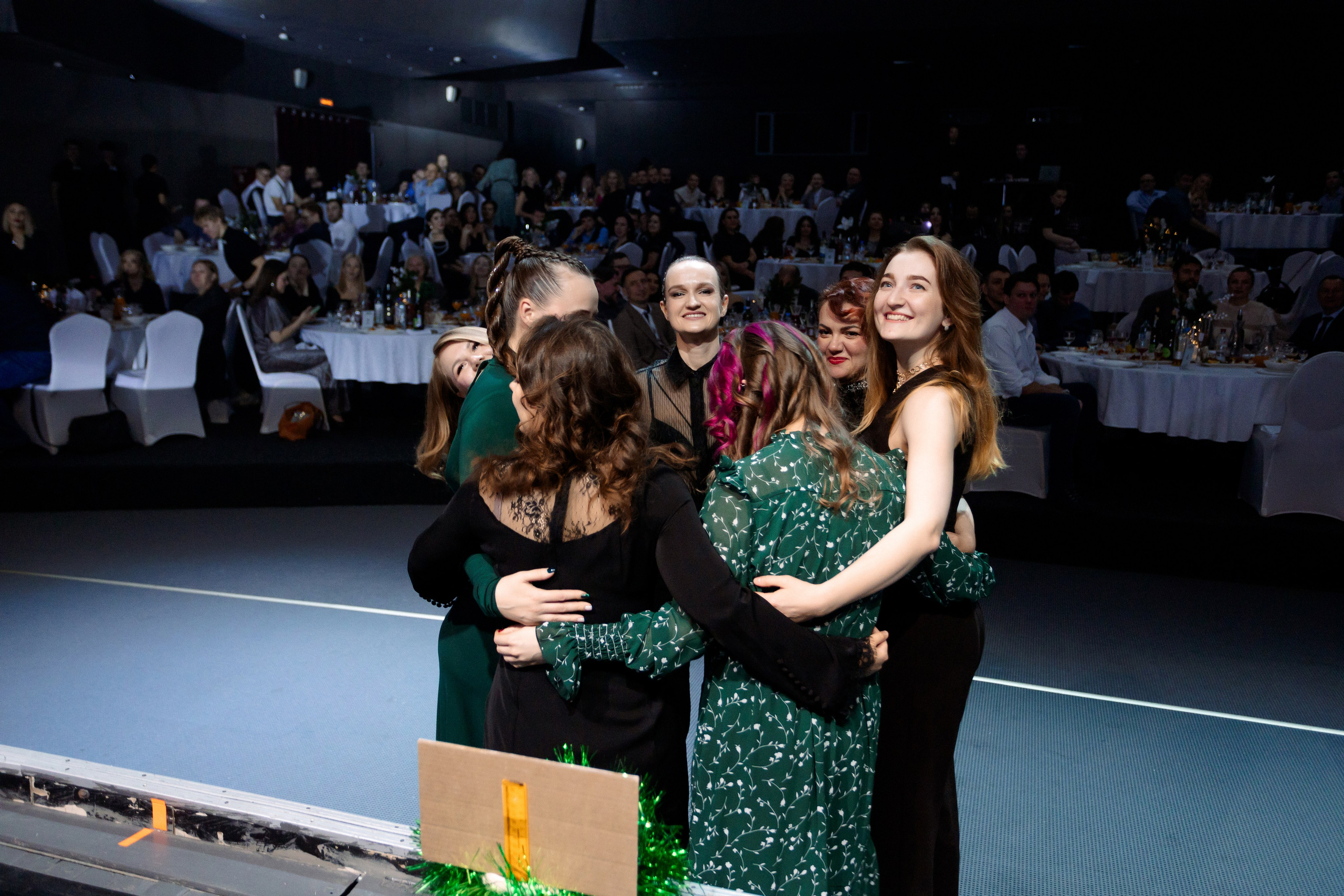 РЕПОРТАЖ: НОВЫЙ ГОД В ДК МЕТАЛЛУРГ. Профессиональный фотограф в Ижевске Леша Петров