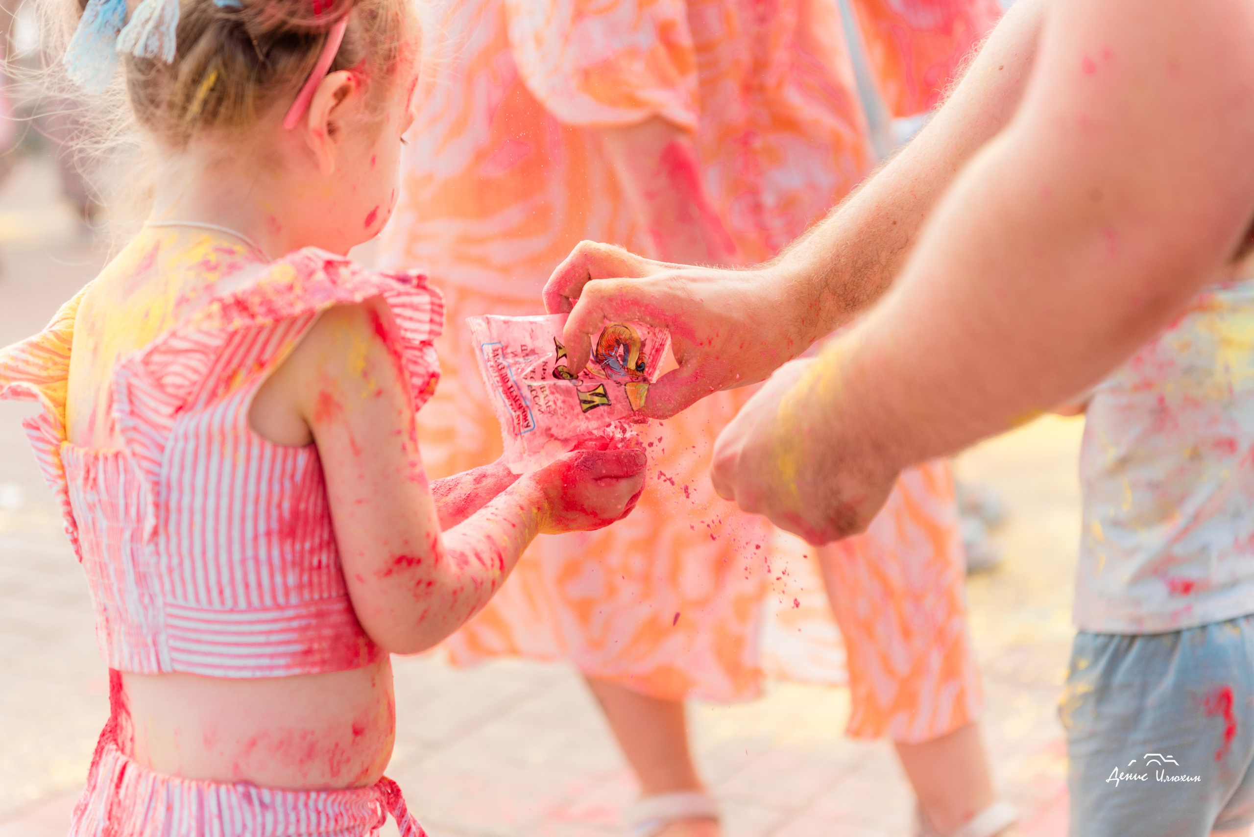 Краски Холи в Комсомольском Парке 2023. Детский фотограф, семейный фотограф и репортажи в Кемерово