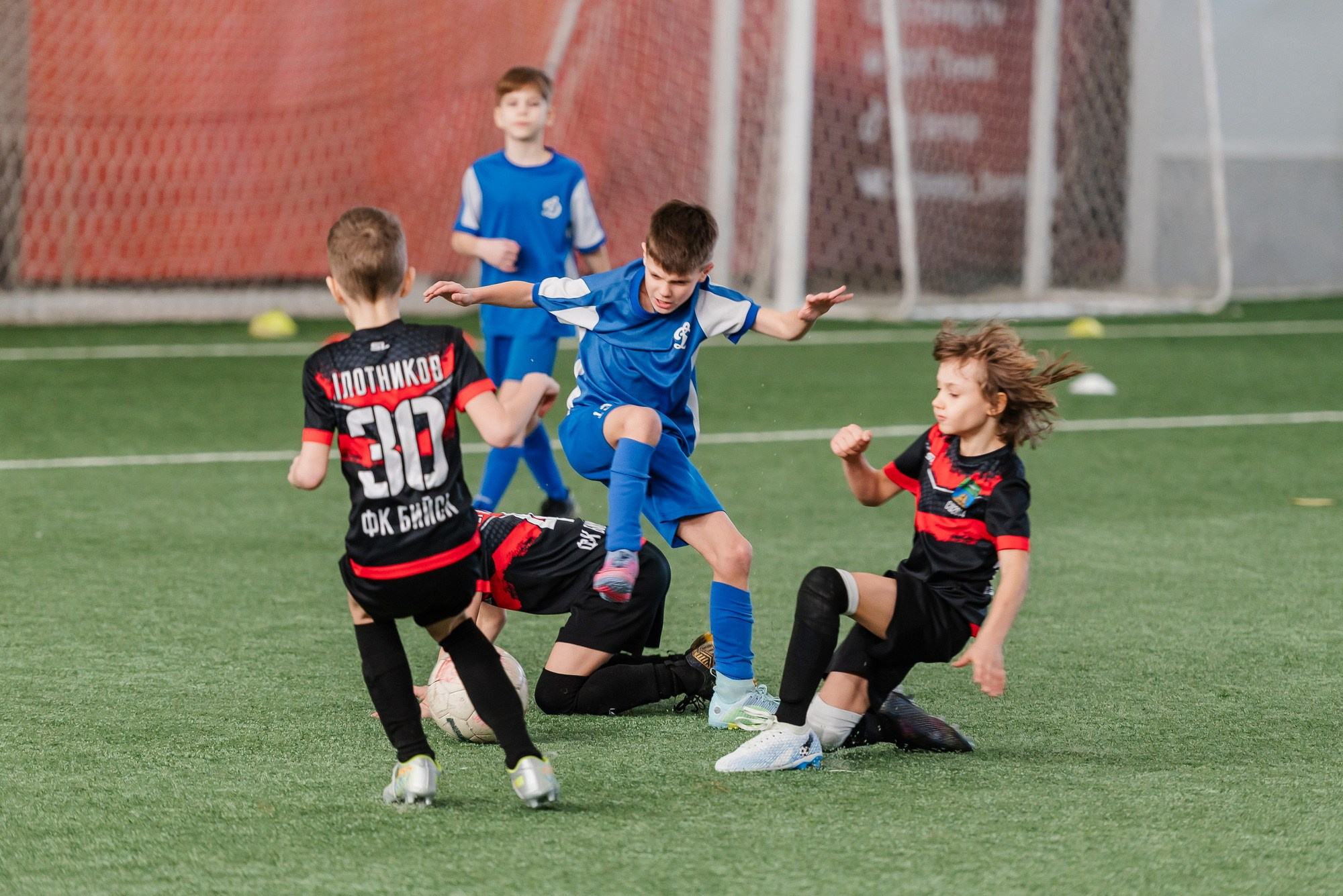 Детский турнир по футболу KAMILOV CUP-2024. Свадебный и репортажный фотограф Никита Сницарев в Барнауле