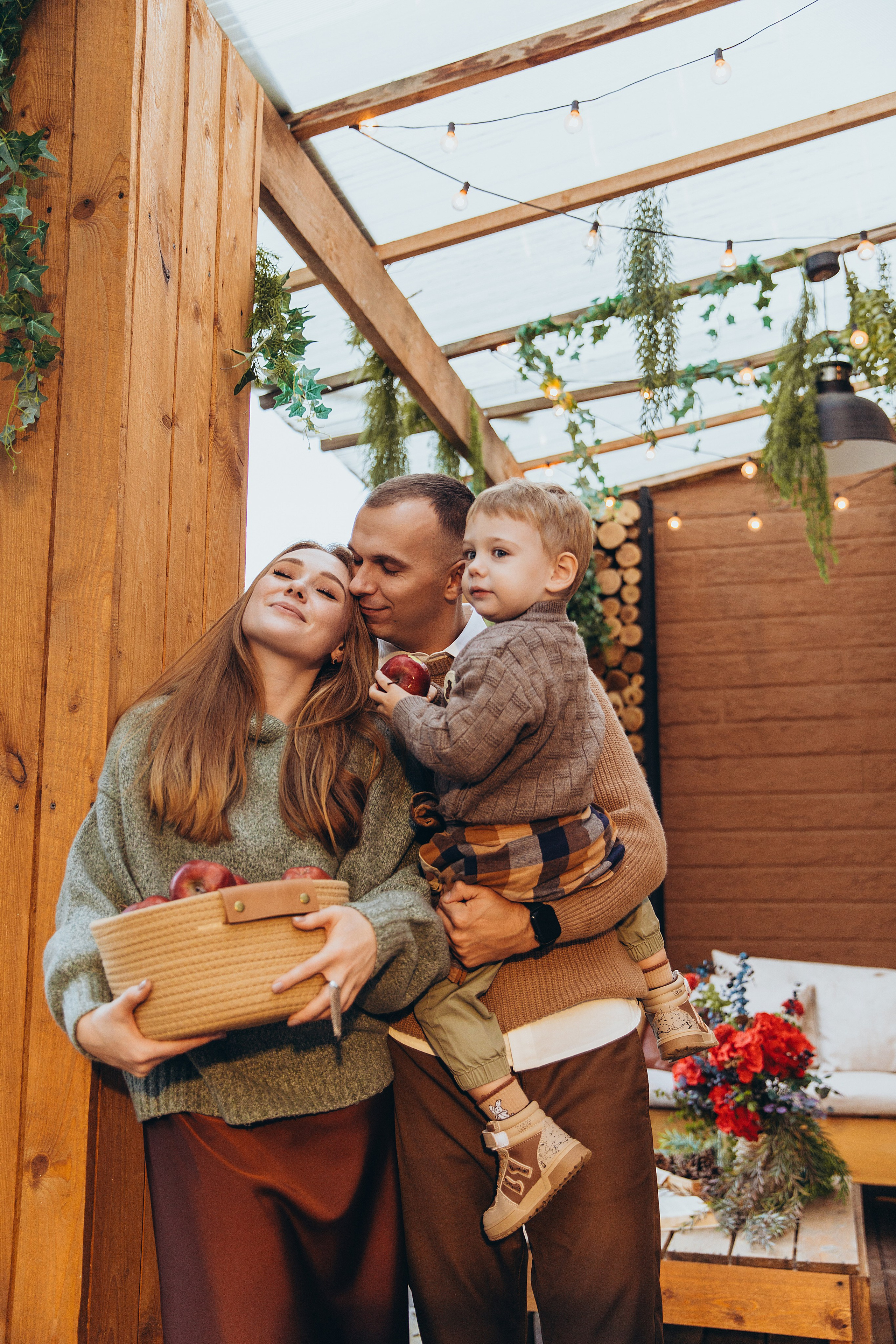 Уличная локация «ТЕРАССА». Фотостудия в Мариуполе «Берлога»