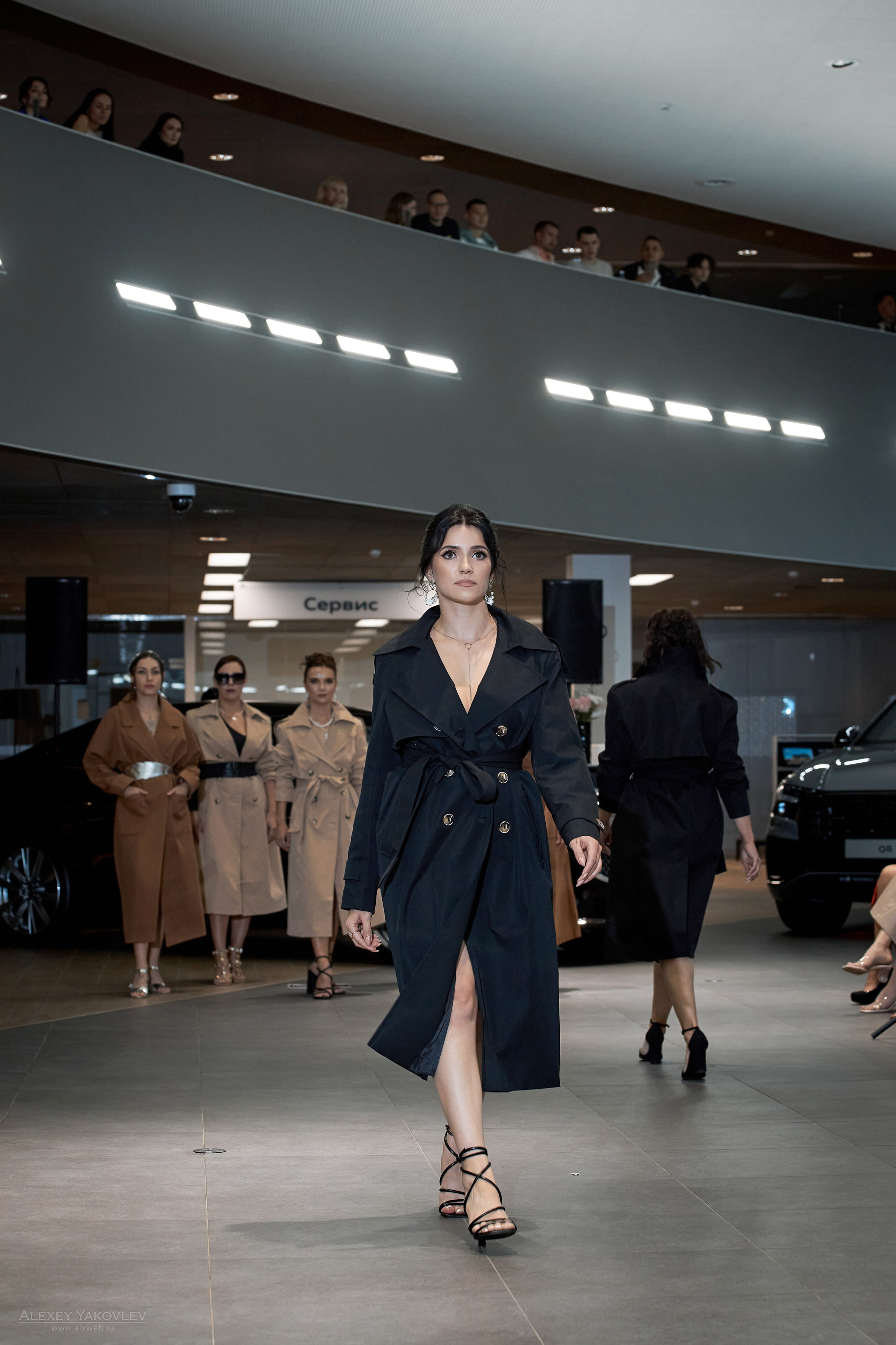 Модный показ PRE-FALL модельной школы Modeling+. Фотограф Алексей Яковлев