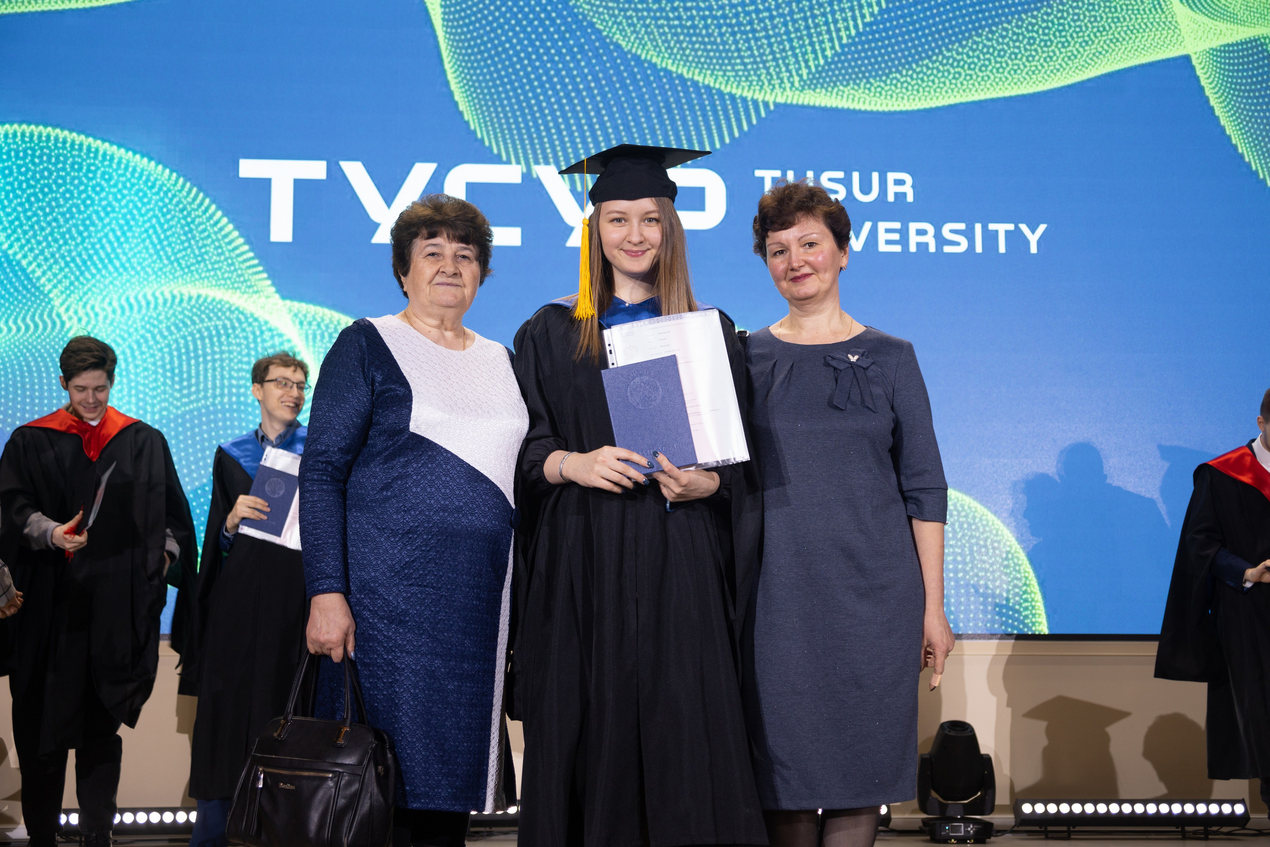 Дипломы ТУСУР. Женский и семейный фотограф в Томске Алиса Качан