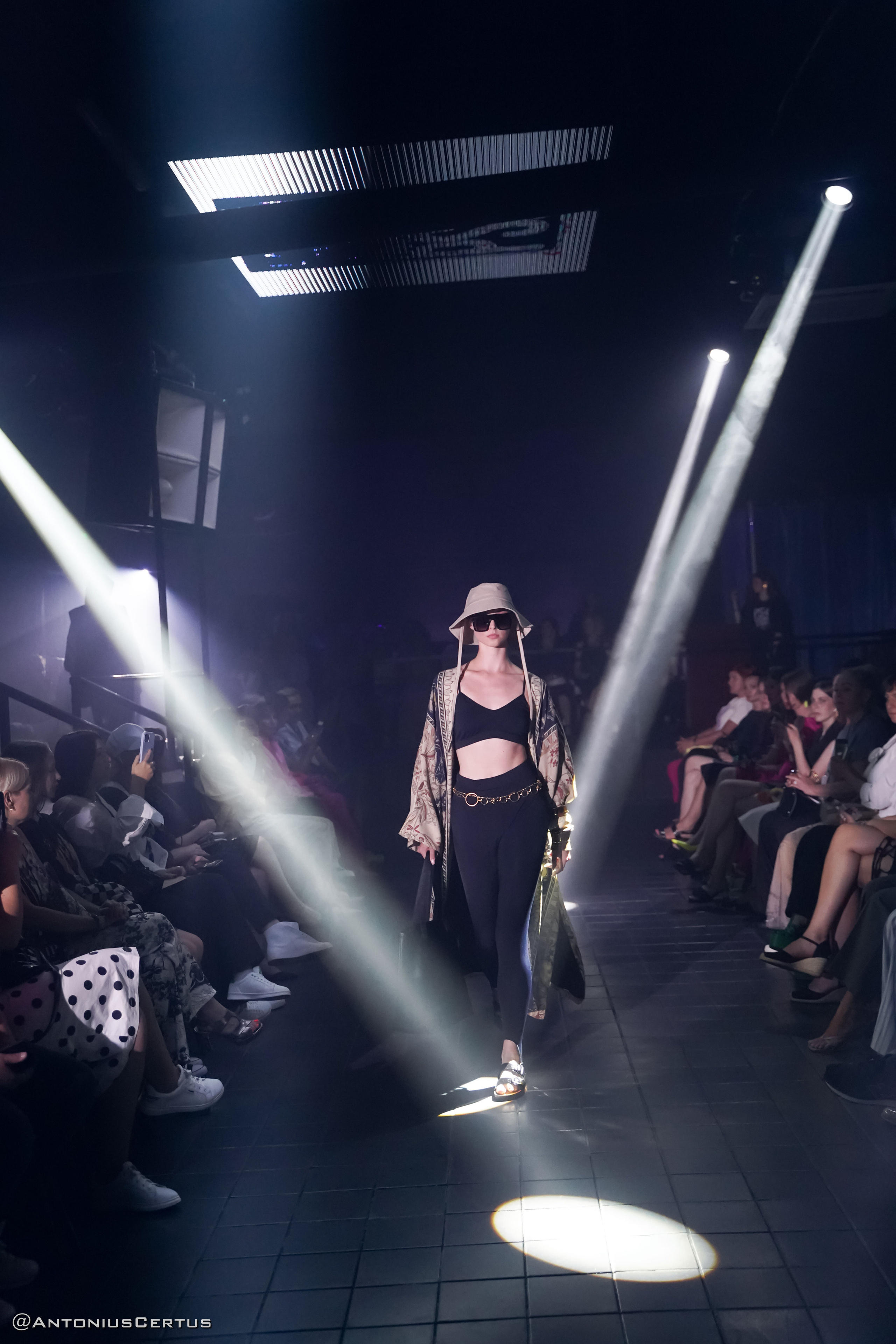 Fashion шоу и показы. Фотограф Антон Никитин