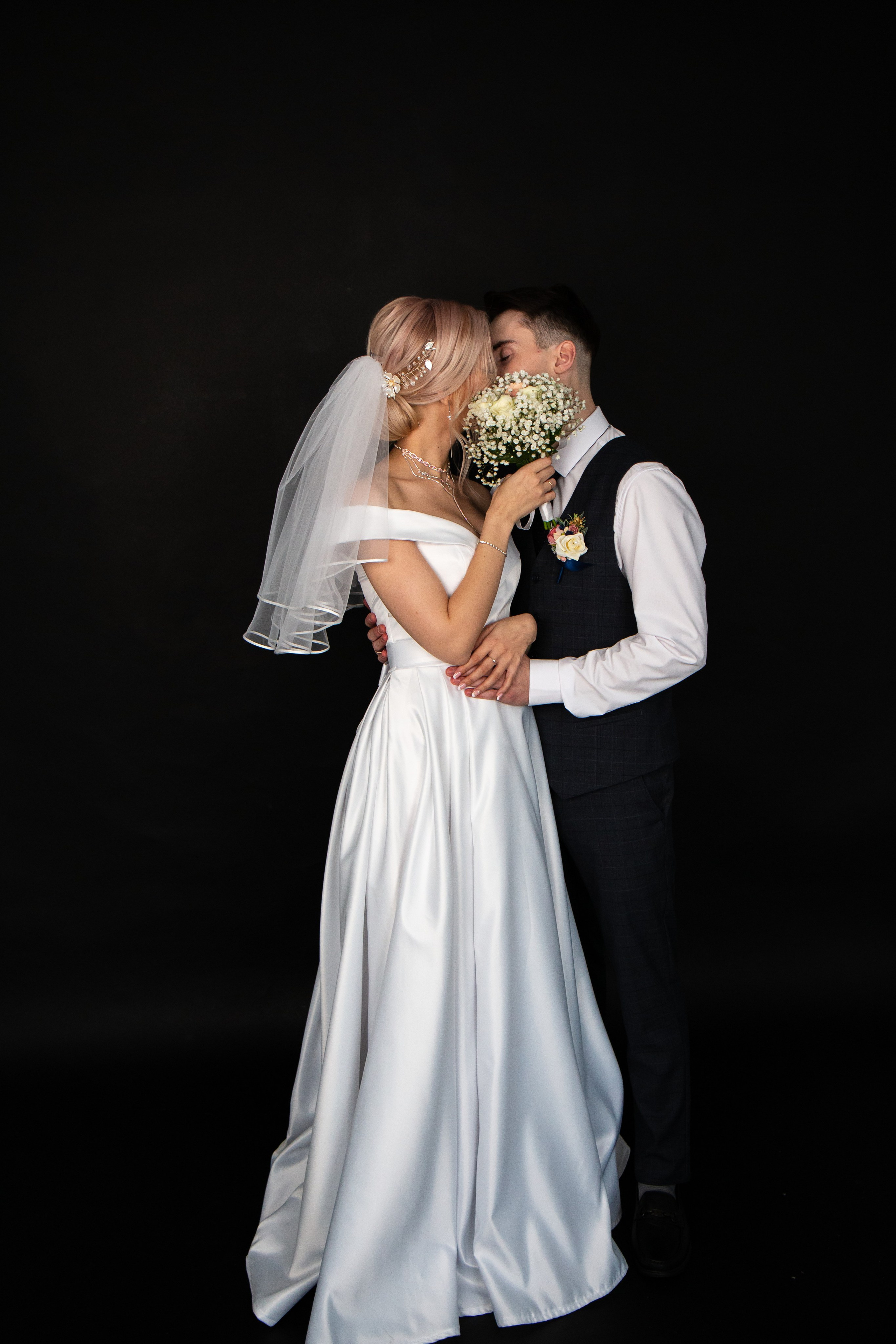 Свадебная фотосессия в Шелехове. Фотограф в Шелехове, лучшие выпускные альбомы в Шелехове